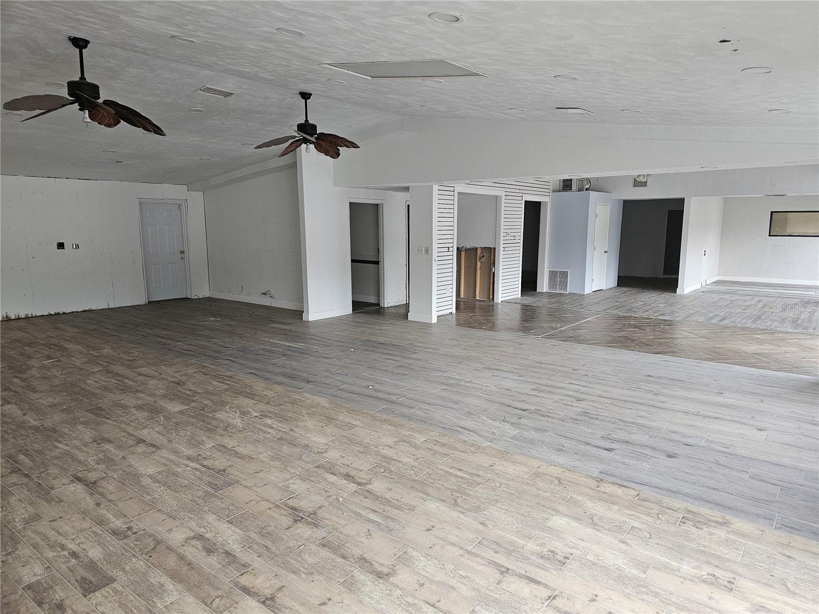 Image 11 of 14 For 5840 Ridgewood Avenue