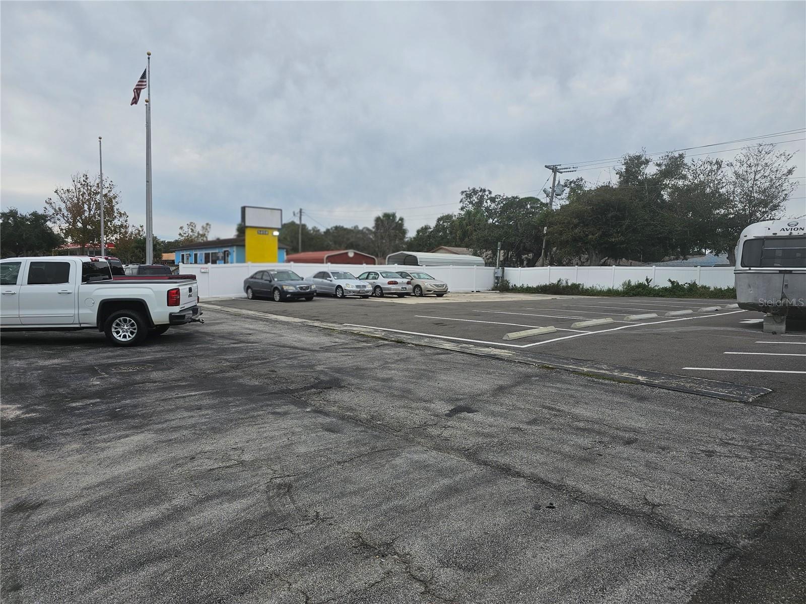 Image 6 of 14 For 5840 Ridgewood Avenue