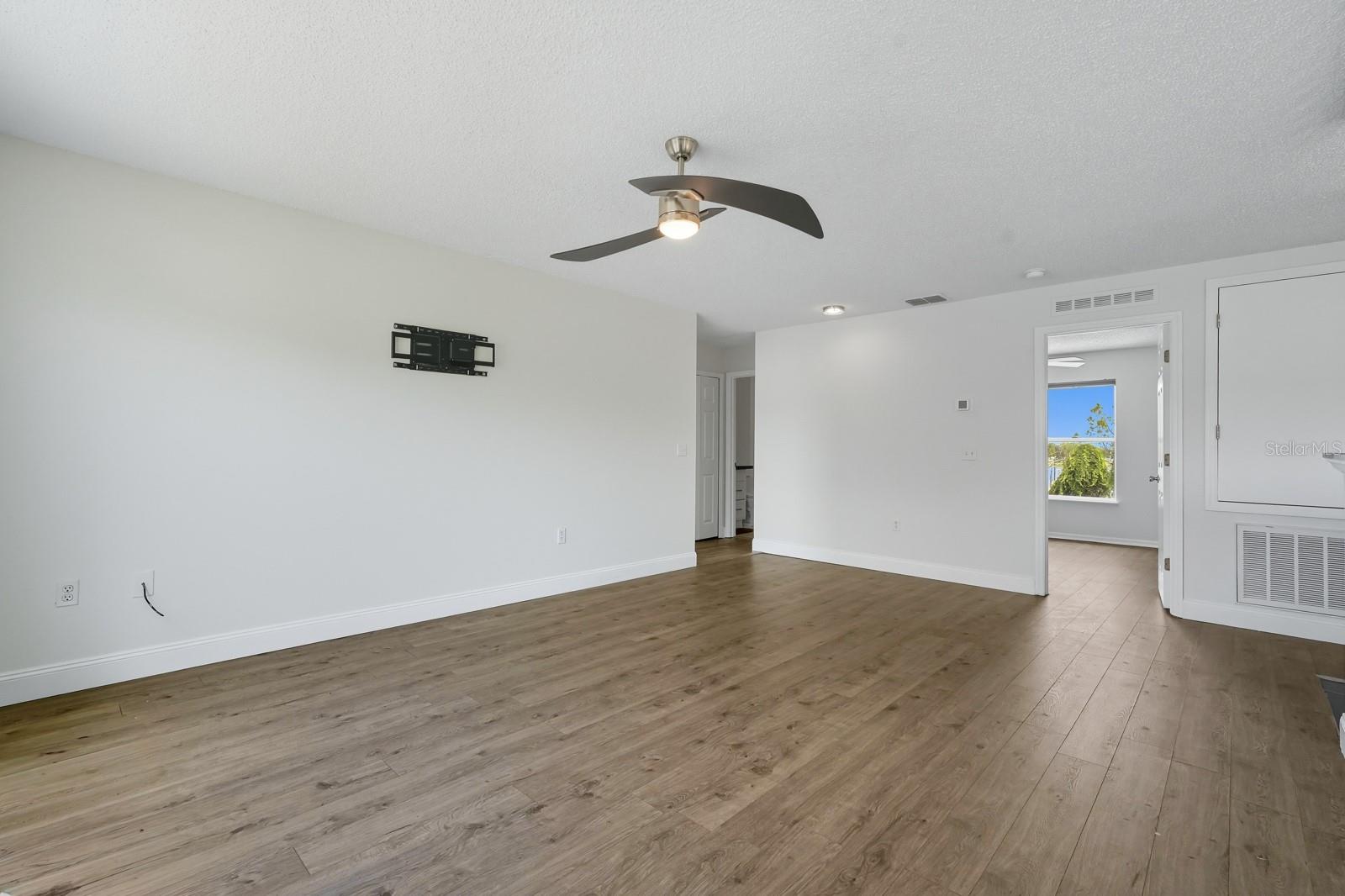 Image 26 of 74 For 1571 Timbercrest Drive