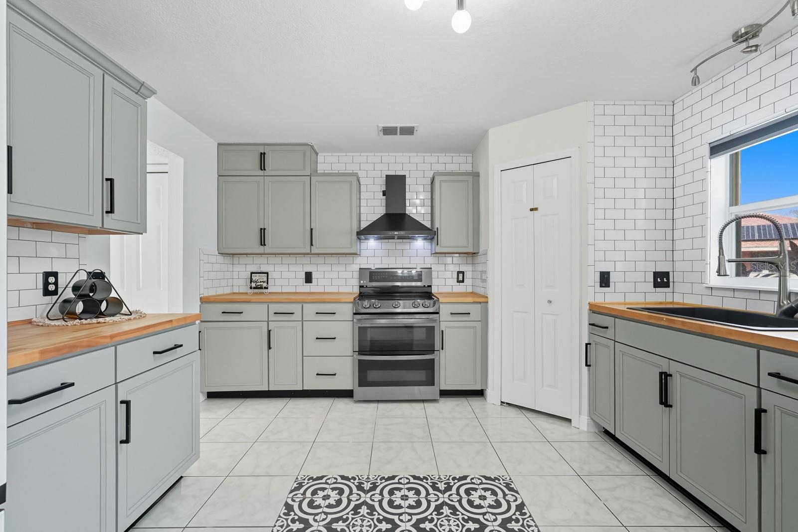 Image 33 of 74 For 1571 Timbercrest Drive