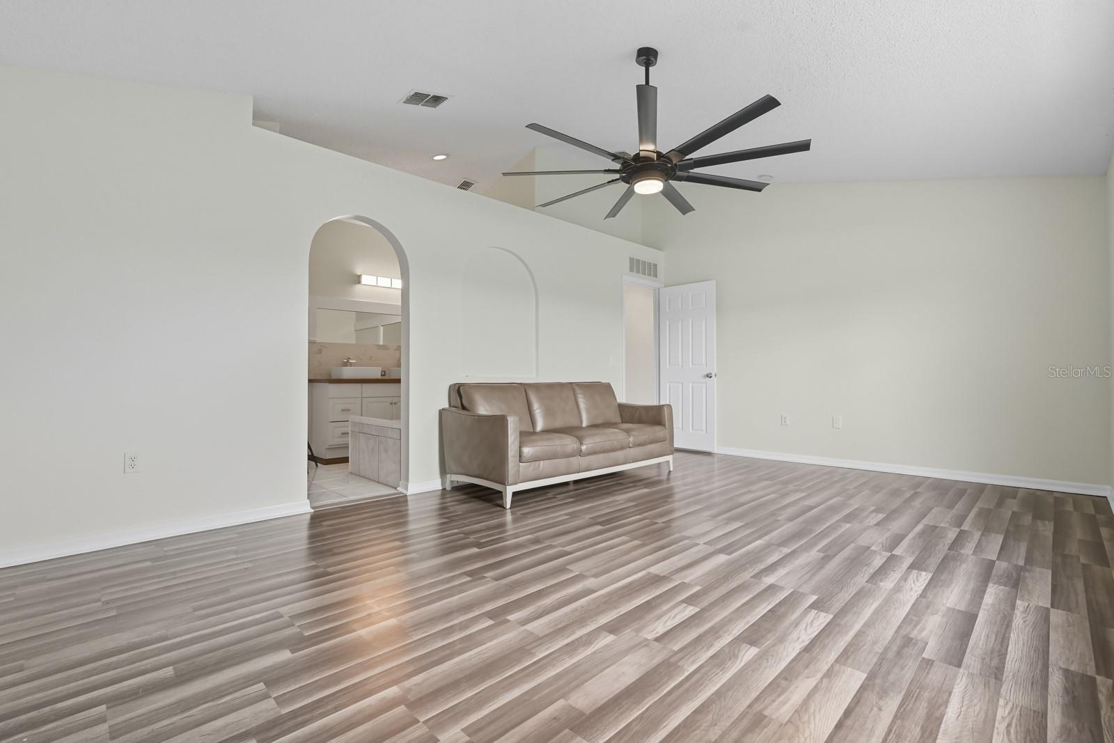 Image 44 of 74 For 1571 Timbercrest Drive