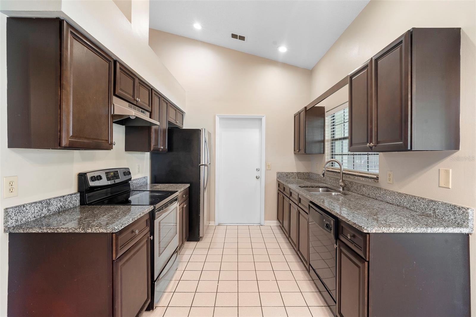 Image 11 of 51 For 1606 Red Clover Court