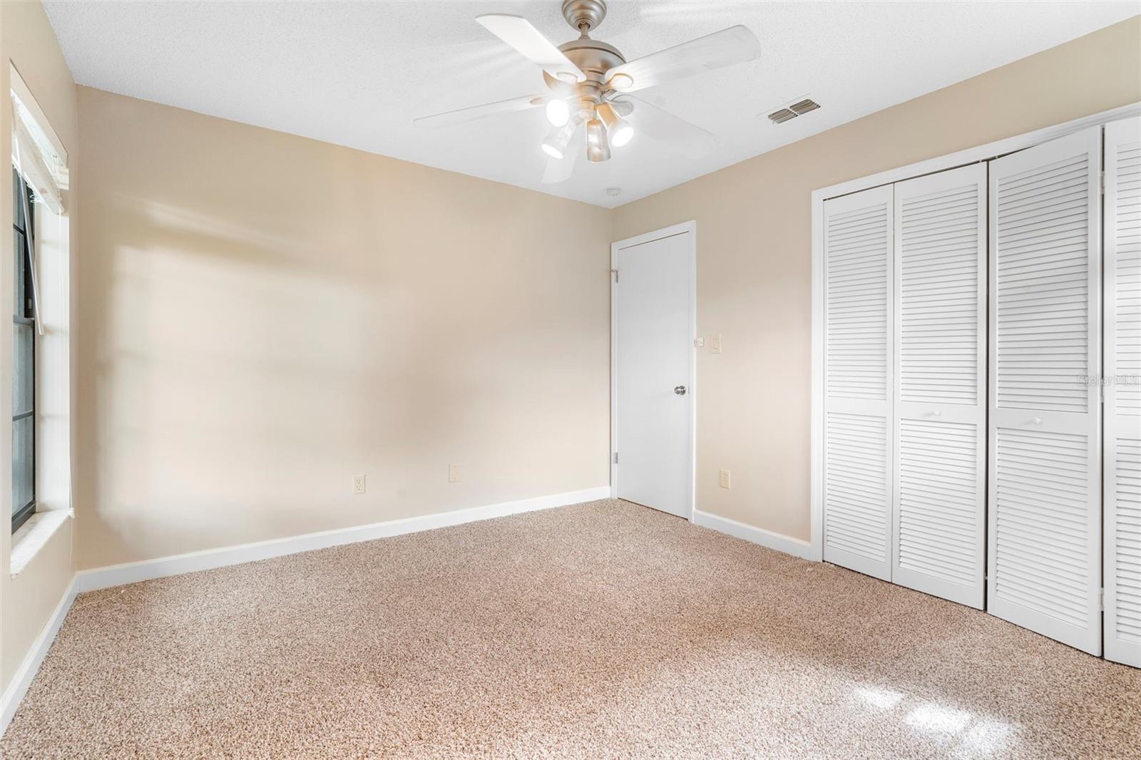Image 32 of 51 For 1606 Red Clover Court
