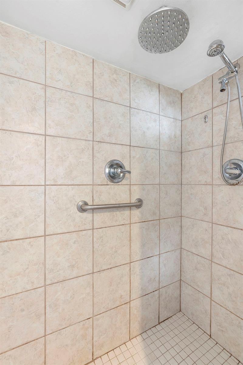 Image 12 of 20 For 205 Kentucky Avenue