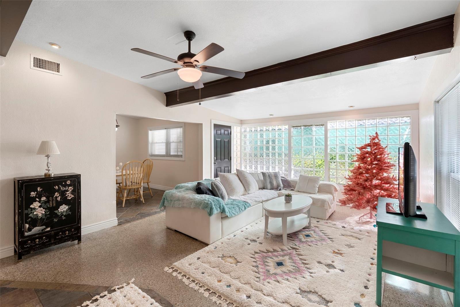 Image 6 of 20 For 205 Kentucky Avenue