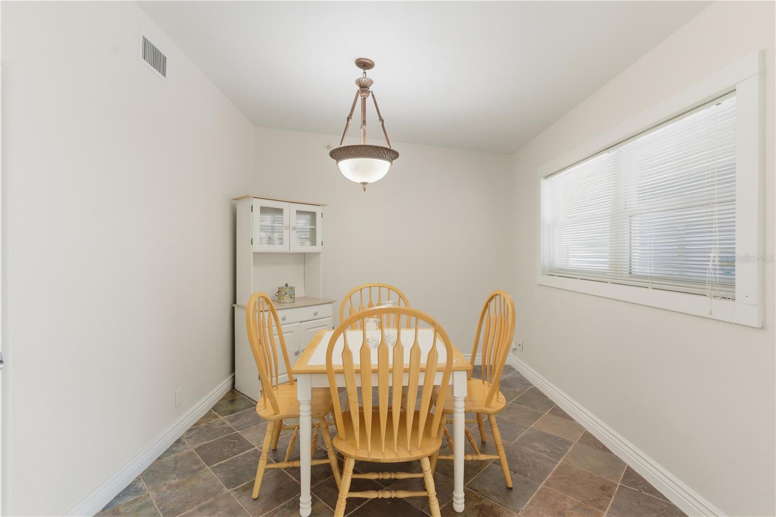 Image 7 of 20 For 205 Kentucky Avenue