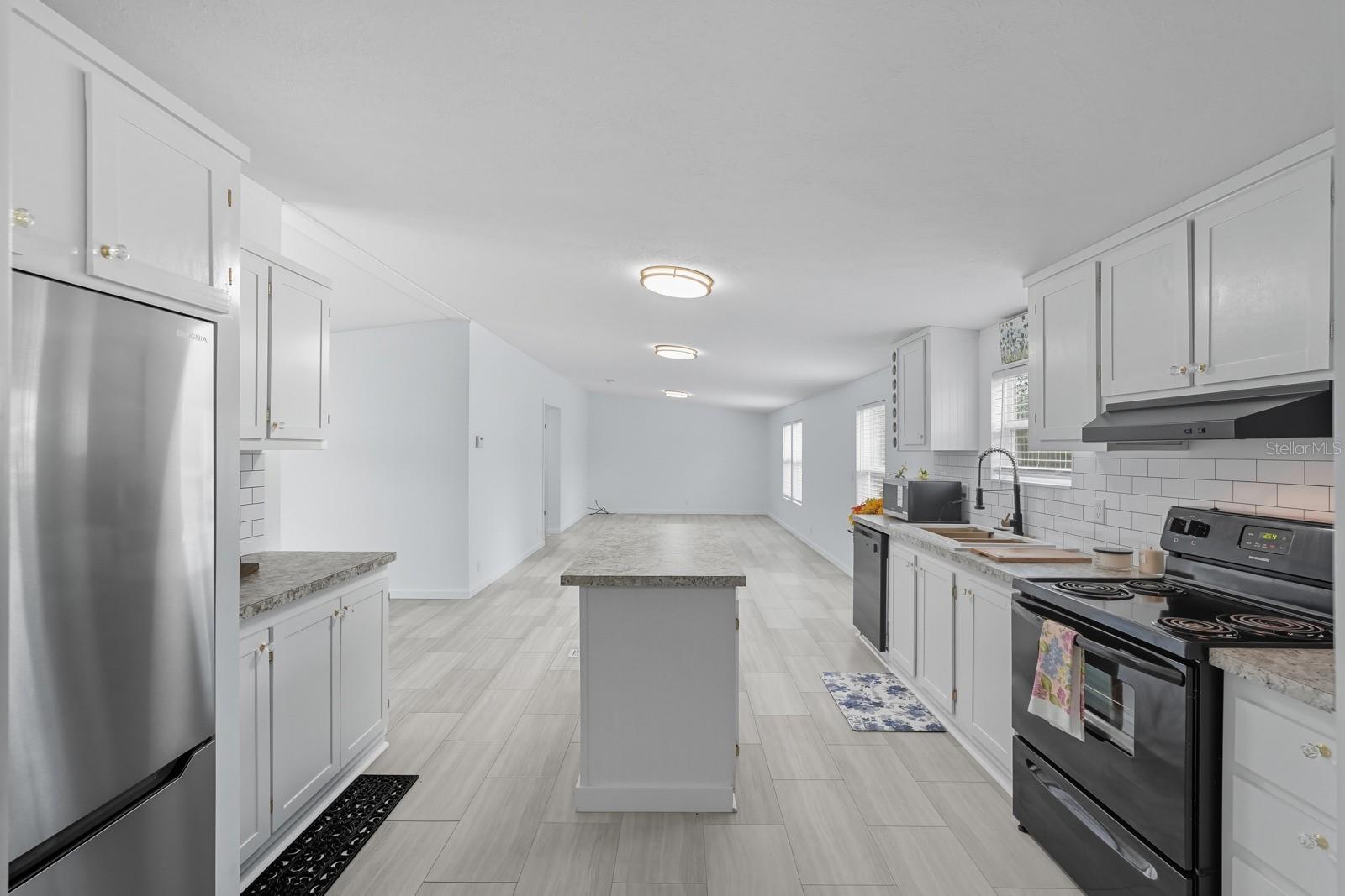 Image 18 of 47 For 1137 Yaupon Street