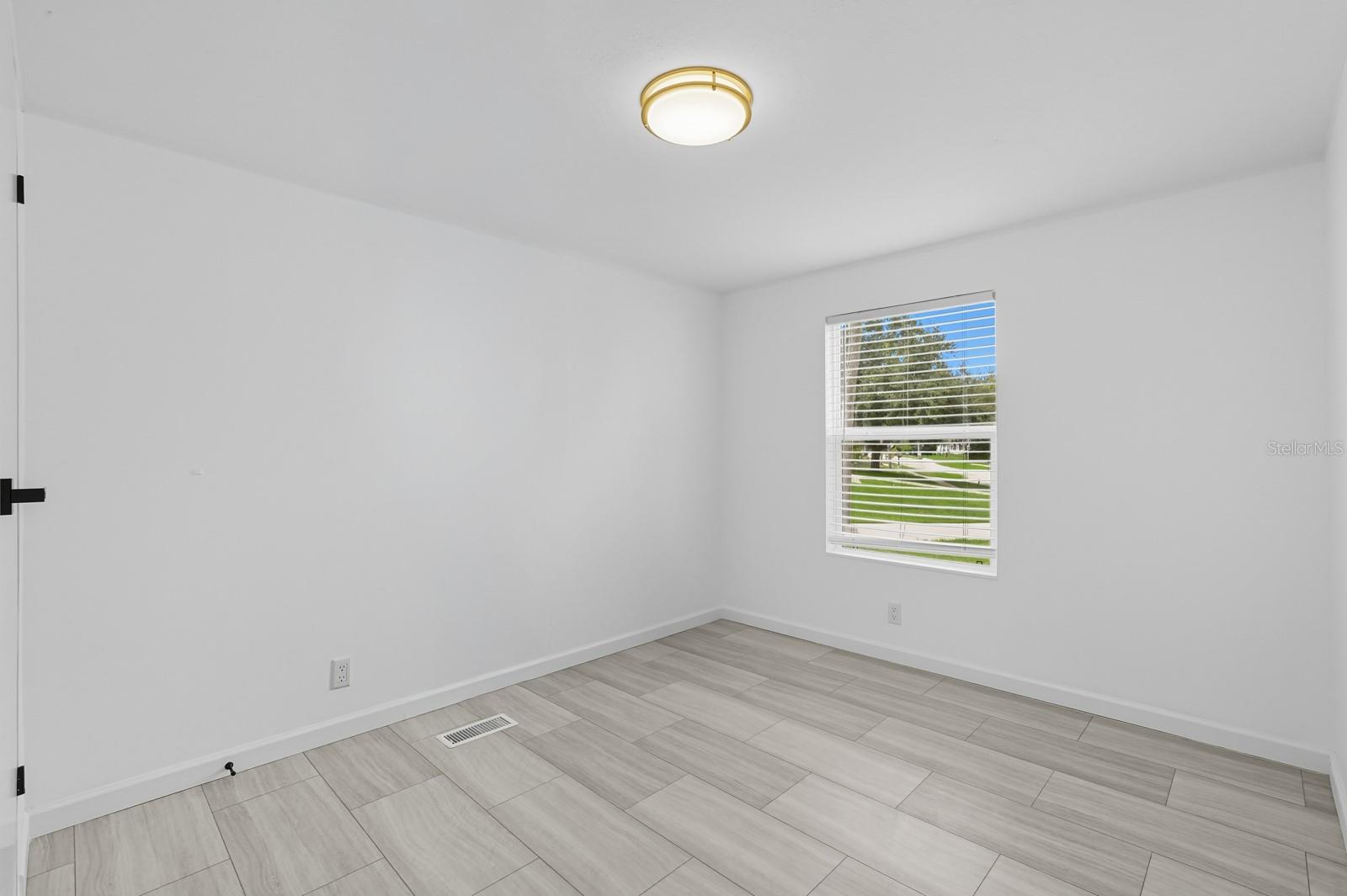 Image 19 of 47 For 1137 Yaupon Street