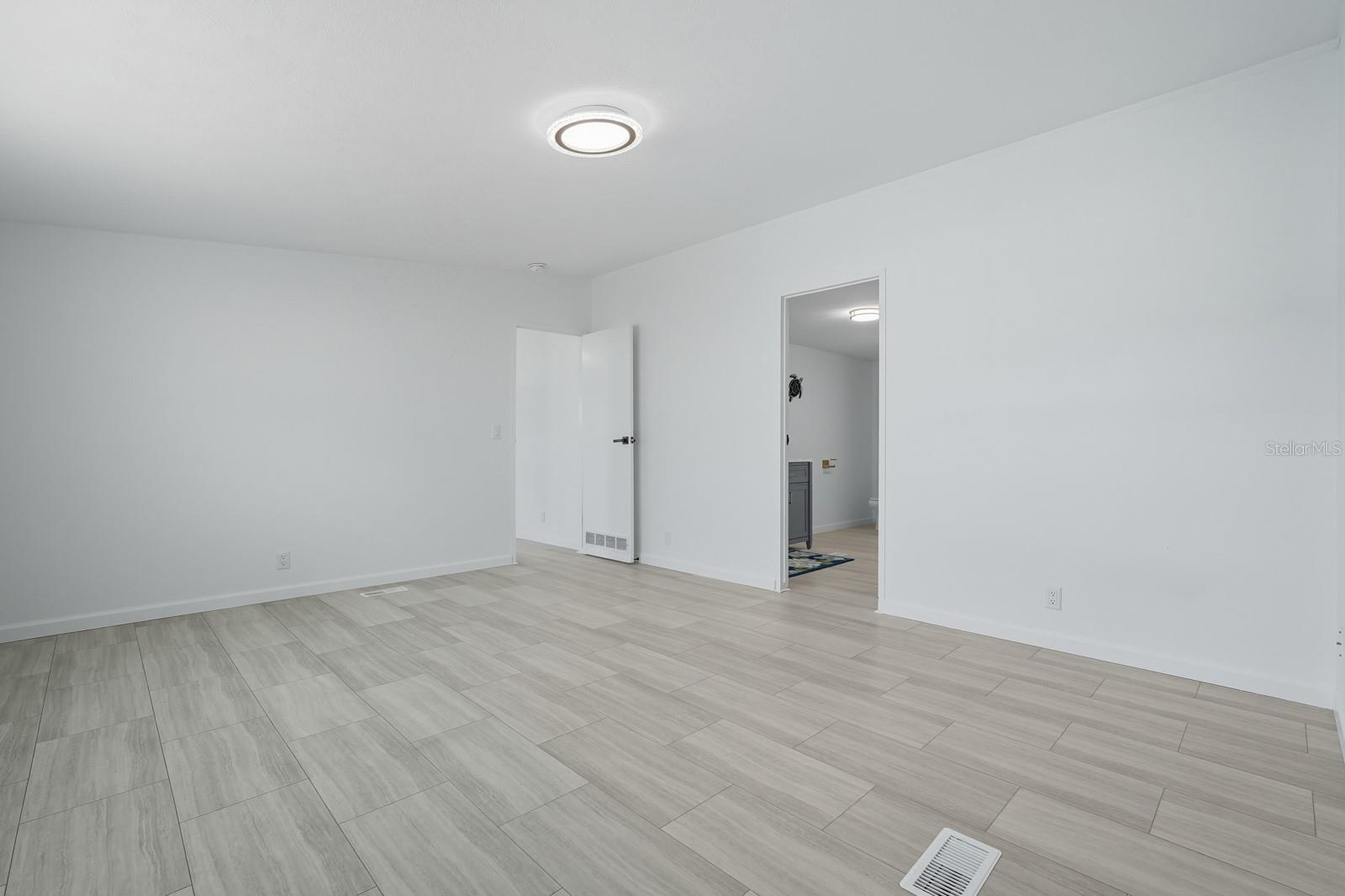 Image 28 of 47 For 1137 Yaupon Street