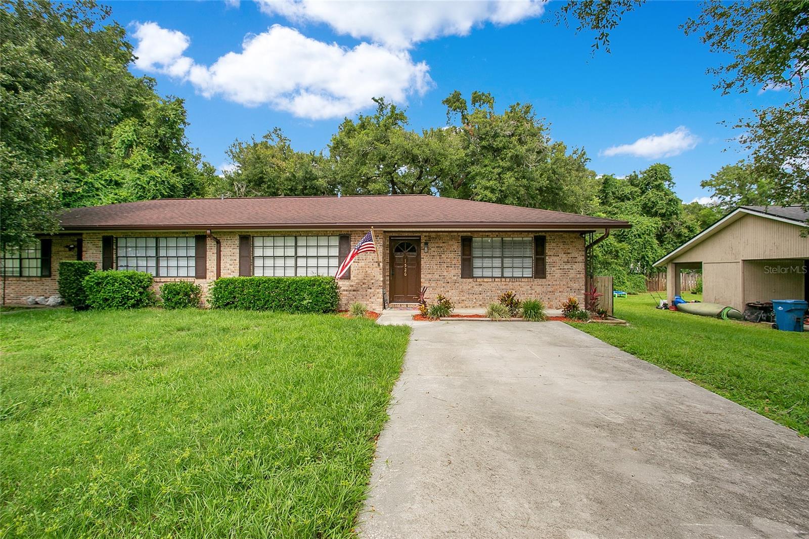 1526 Boundary Street