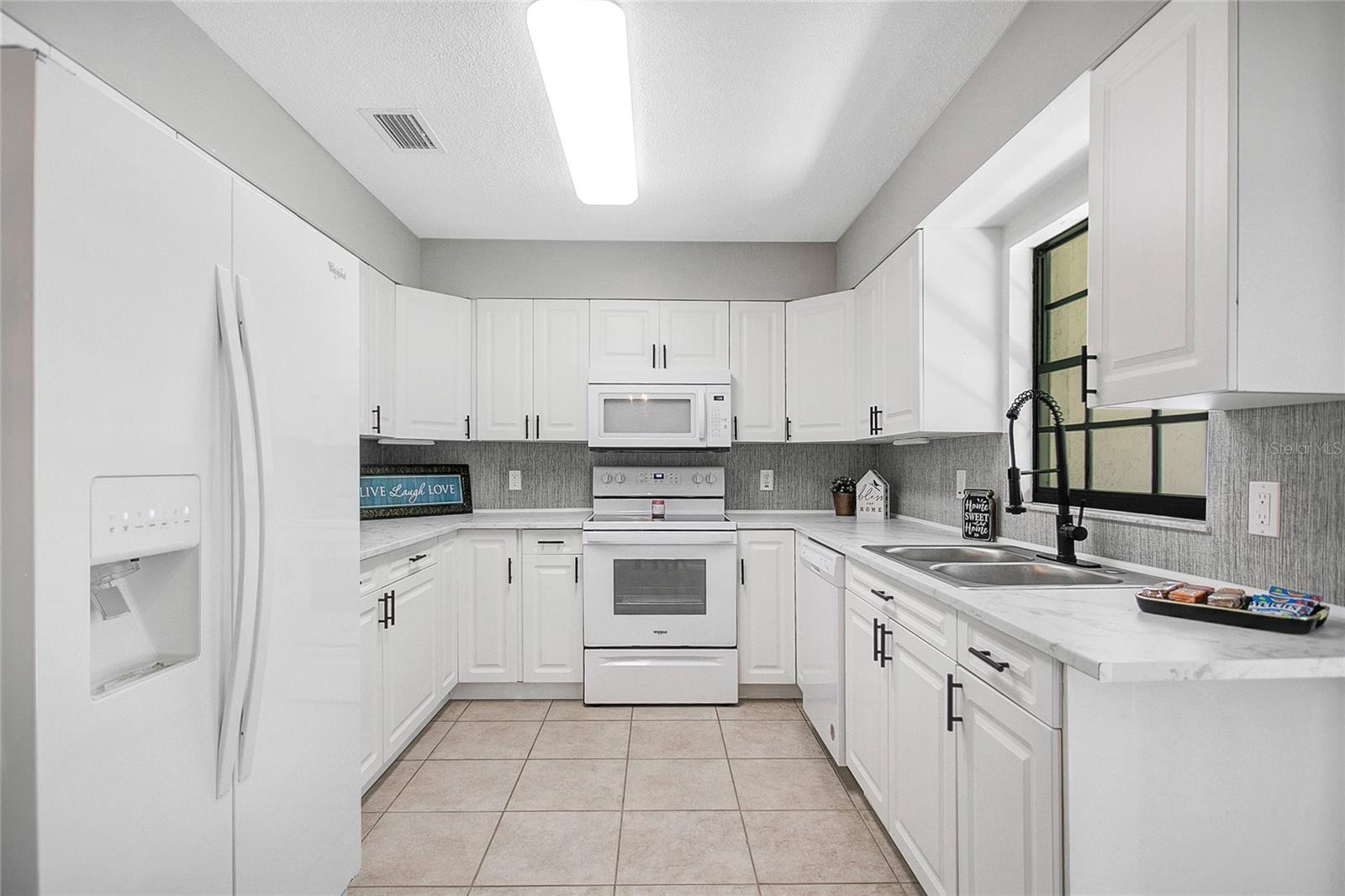 Image 8 of 20 For 1526 Boundary Street