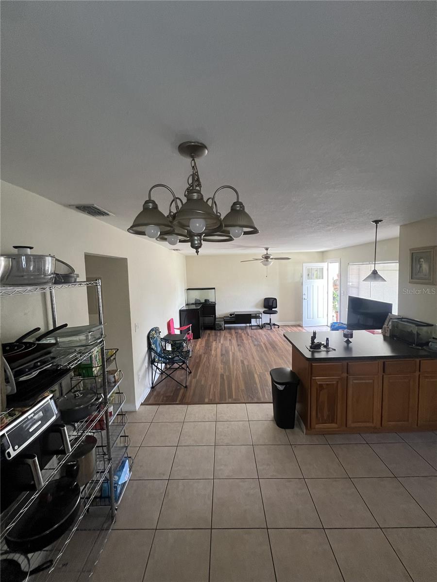 Image 11 of 23 For 102 Lullwater Street