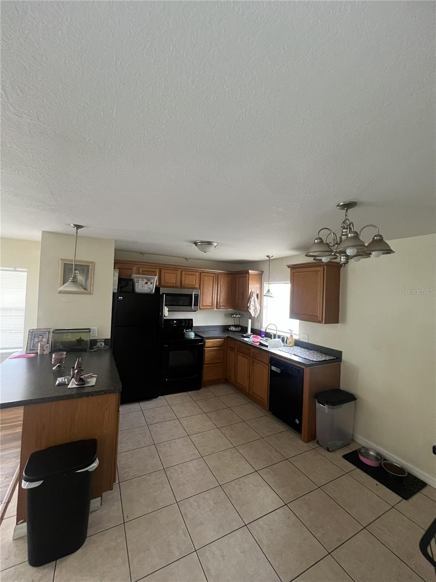 Image 12 of 23 For 102 Lullwater Street