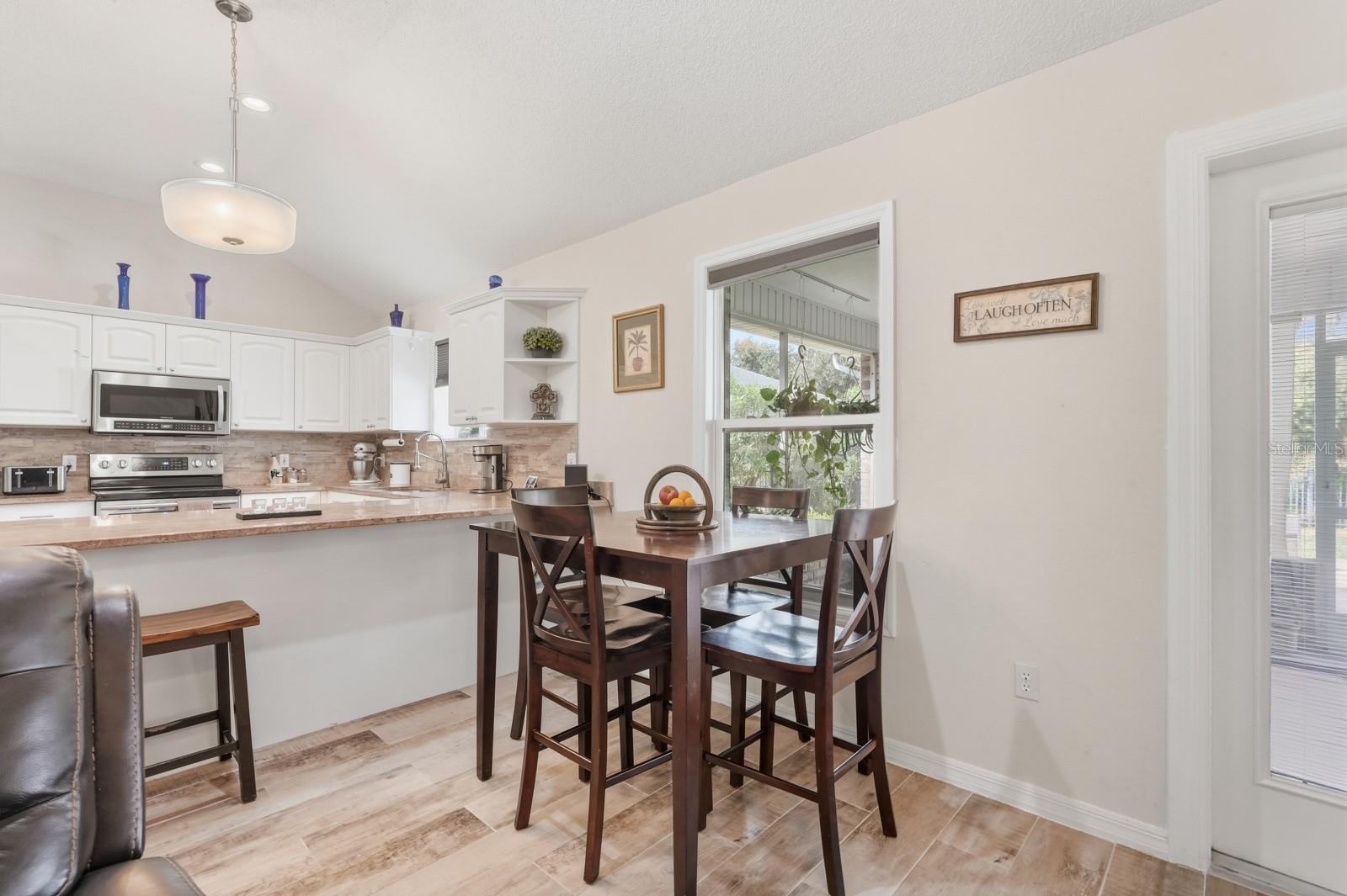 Image 17 of 52 For 2 Silver Lake Way