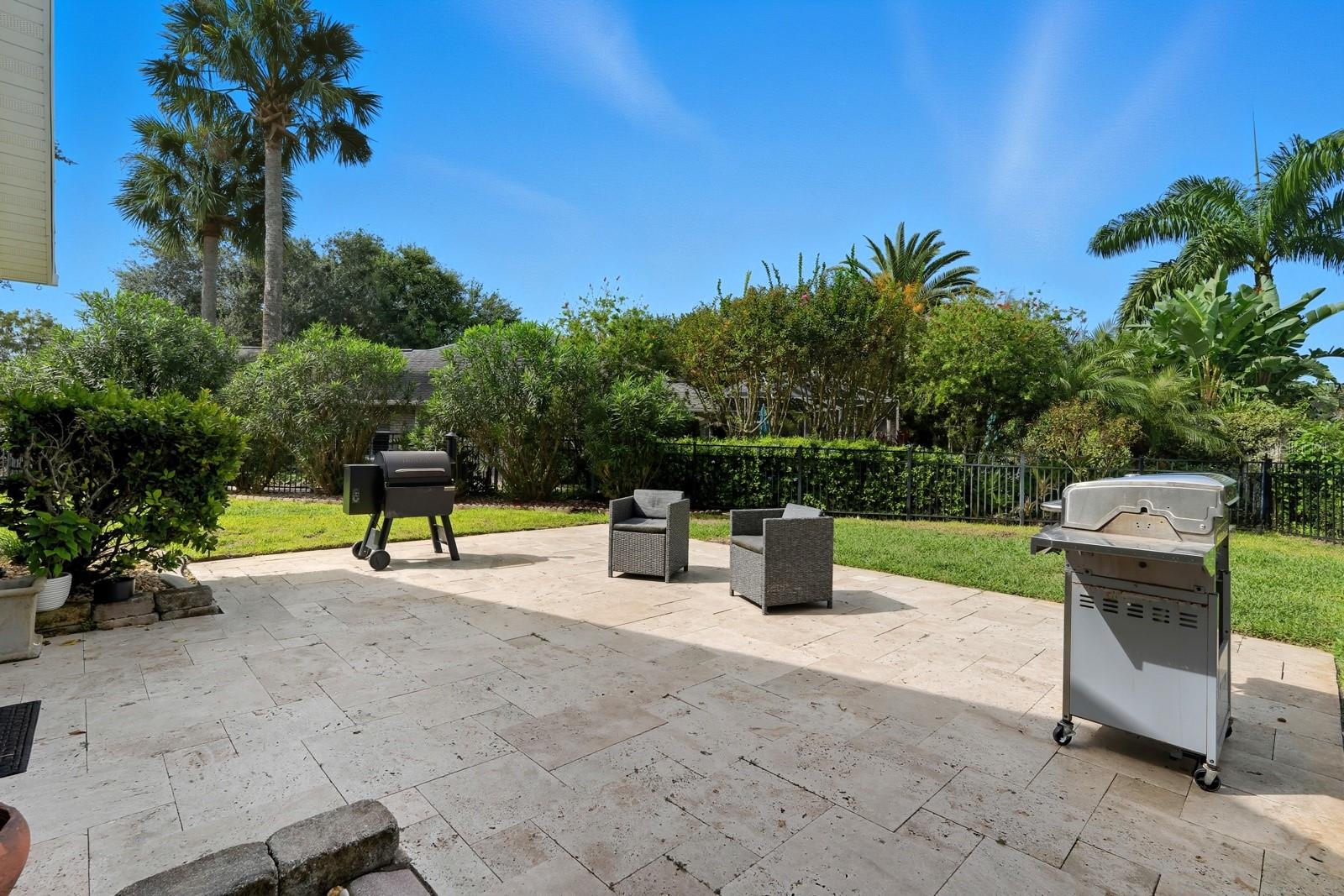 Image 40 of 52 For 2 Silver Lake Way