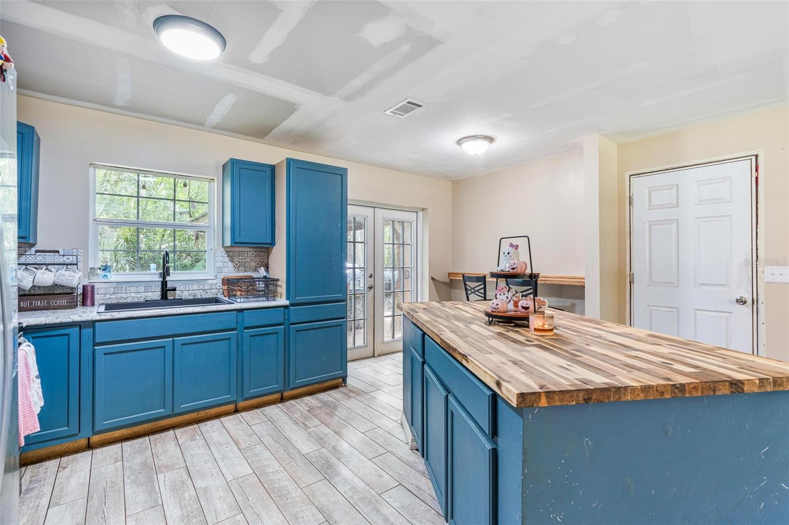 Image 13 of 38 For 2841 Belinda Drive