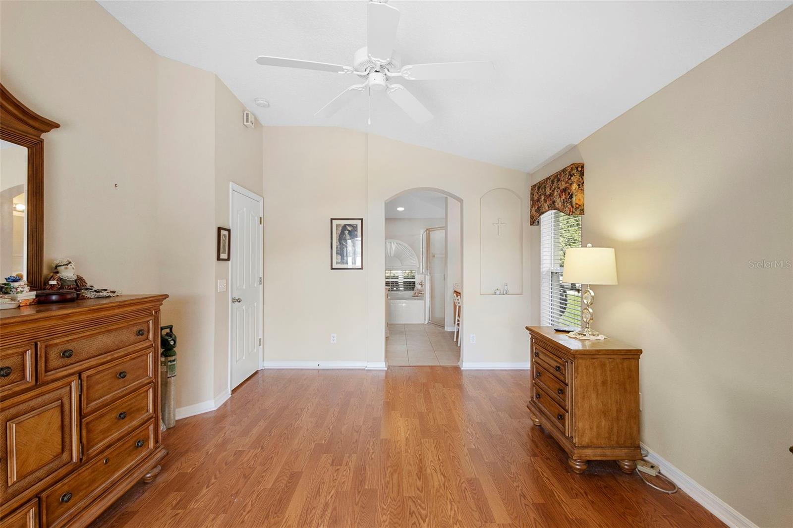 Listing photo id 12 for 713 Mountain Ash Way