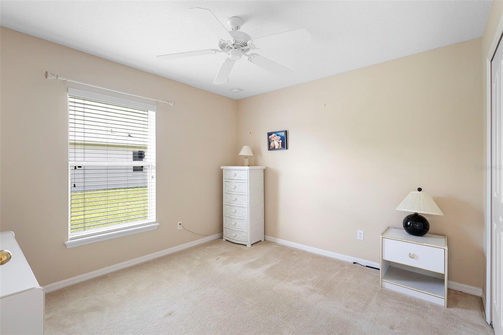 Listing photo id 14 for 713 Mountain Ash Way