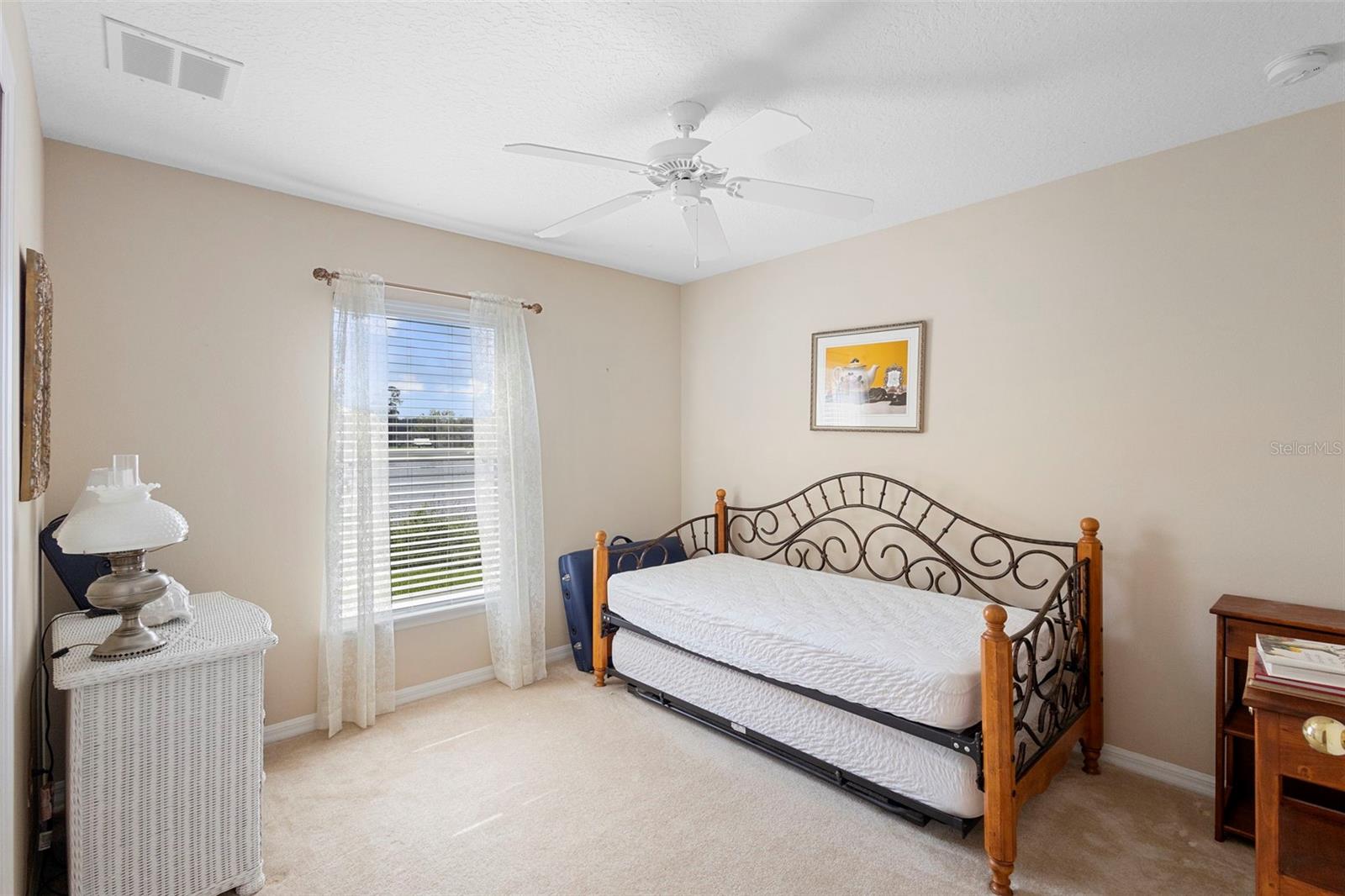 Listing photo id 17 for 713 Mountain Ash Way