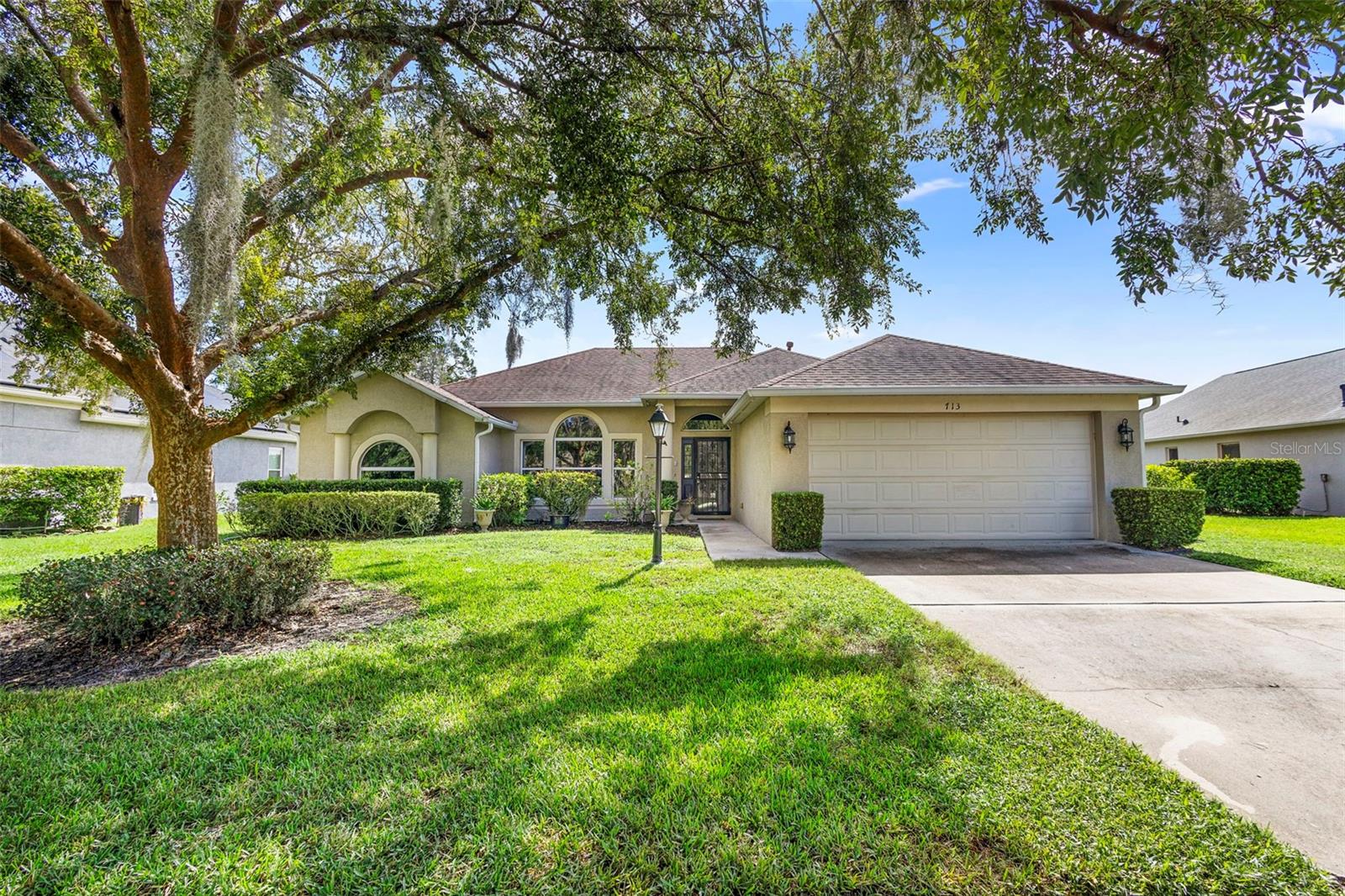 Listing photo id 0 for 713 Mountain Ash Way