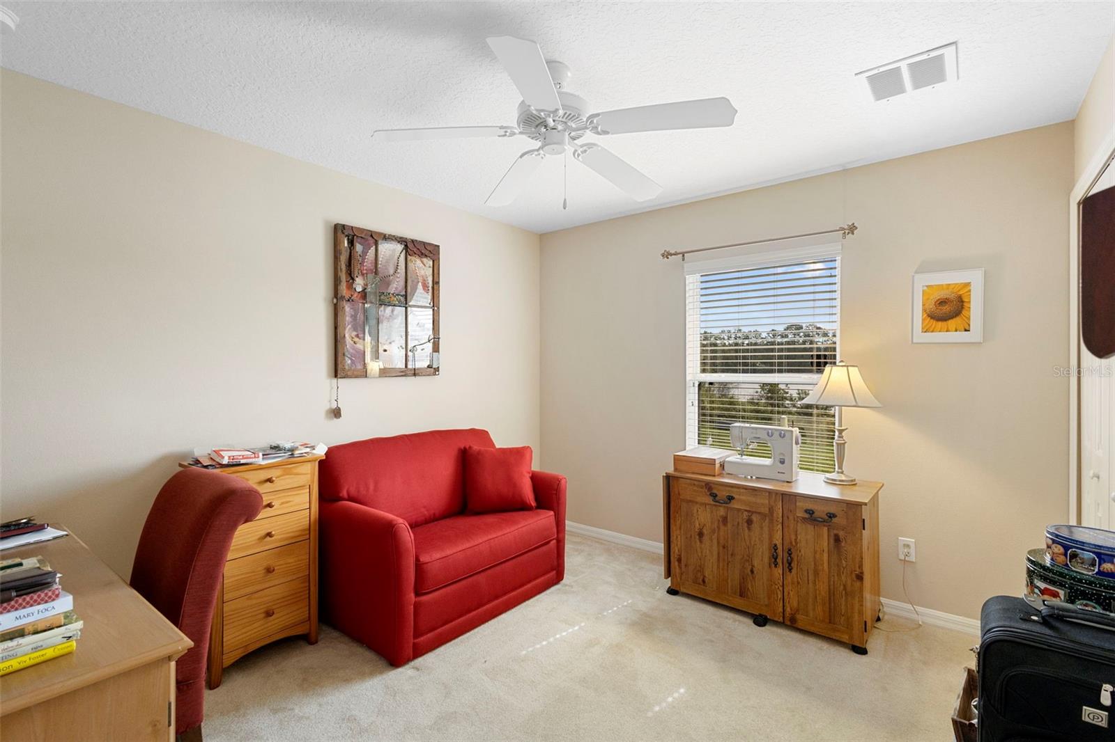 Listing photo id 18 for 713 Mountain Ash Way