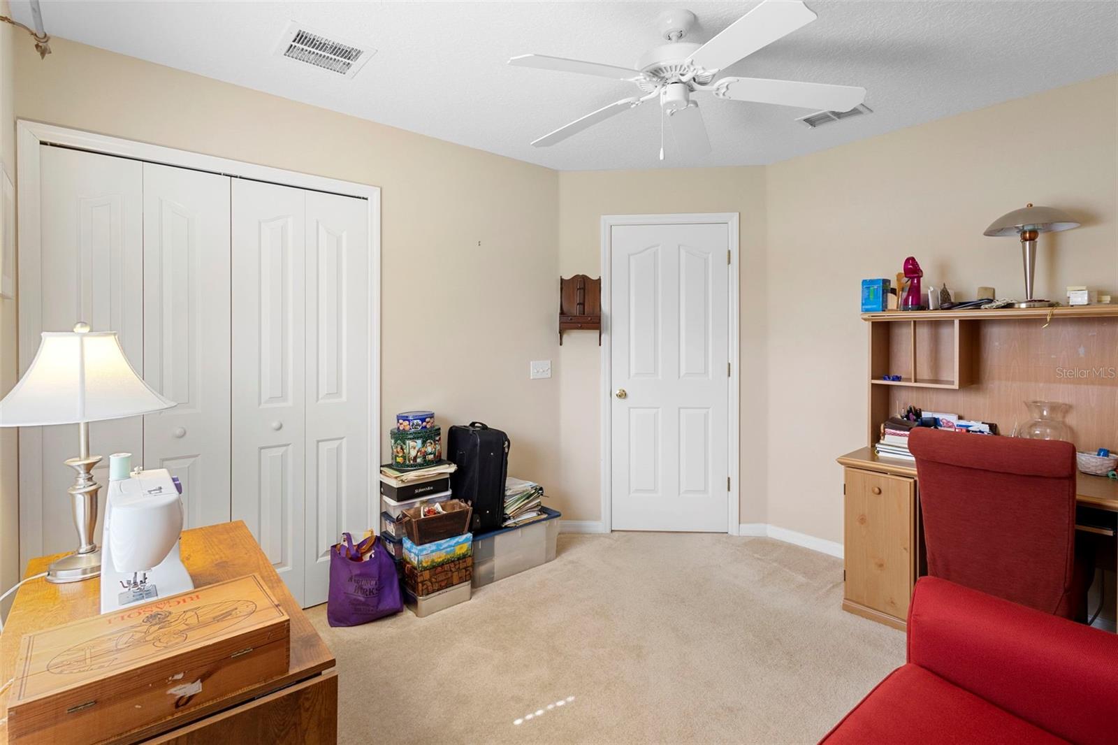 Listing photo id 19 for 713 Mountain Ash Way