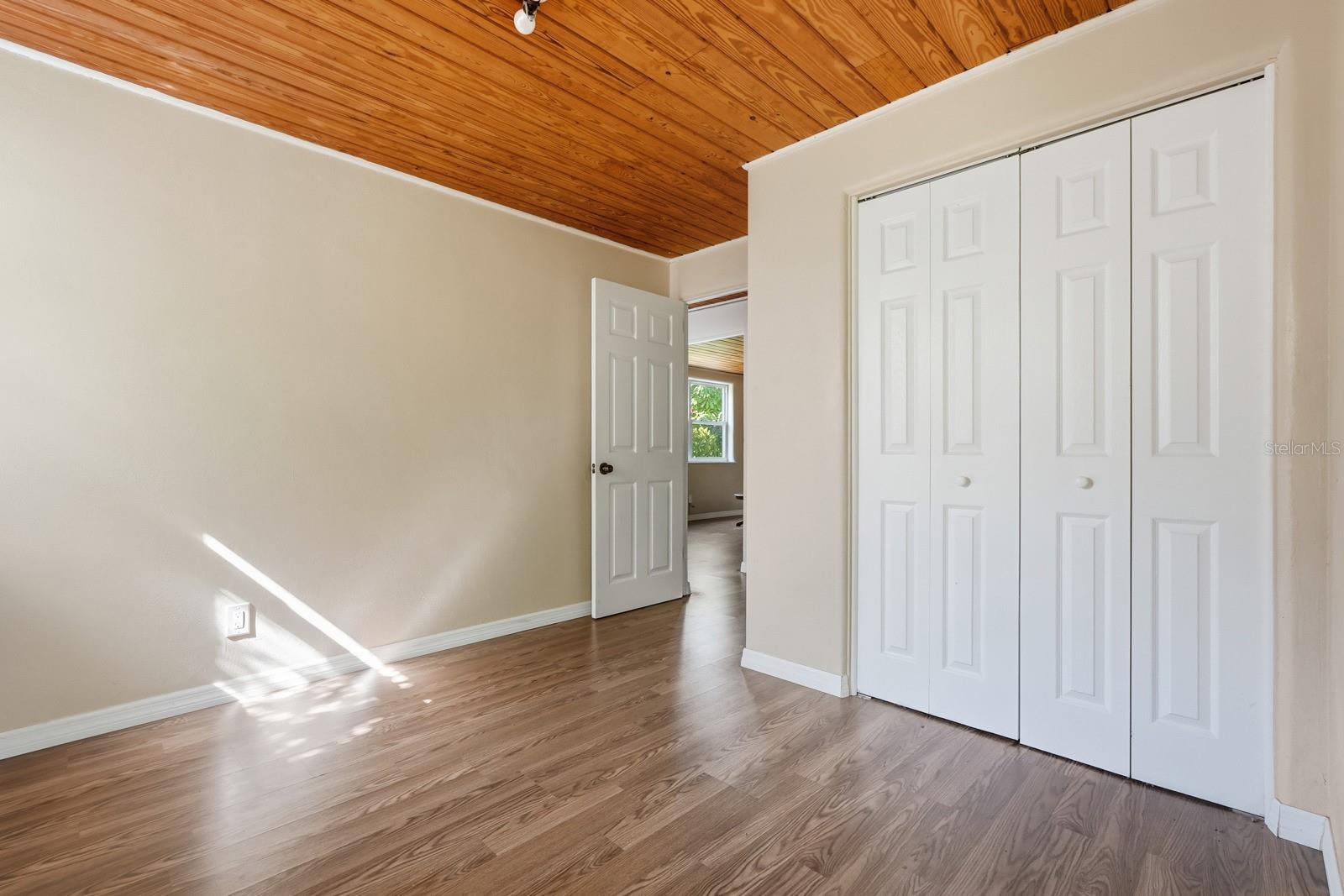 Image 19 of 30 For 437 Lockhart Street