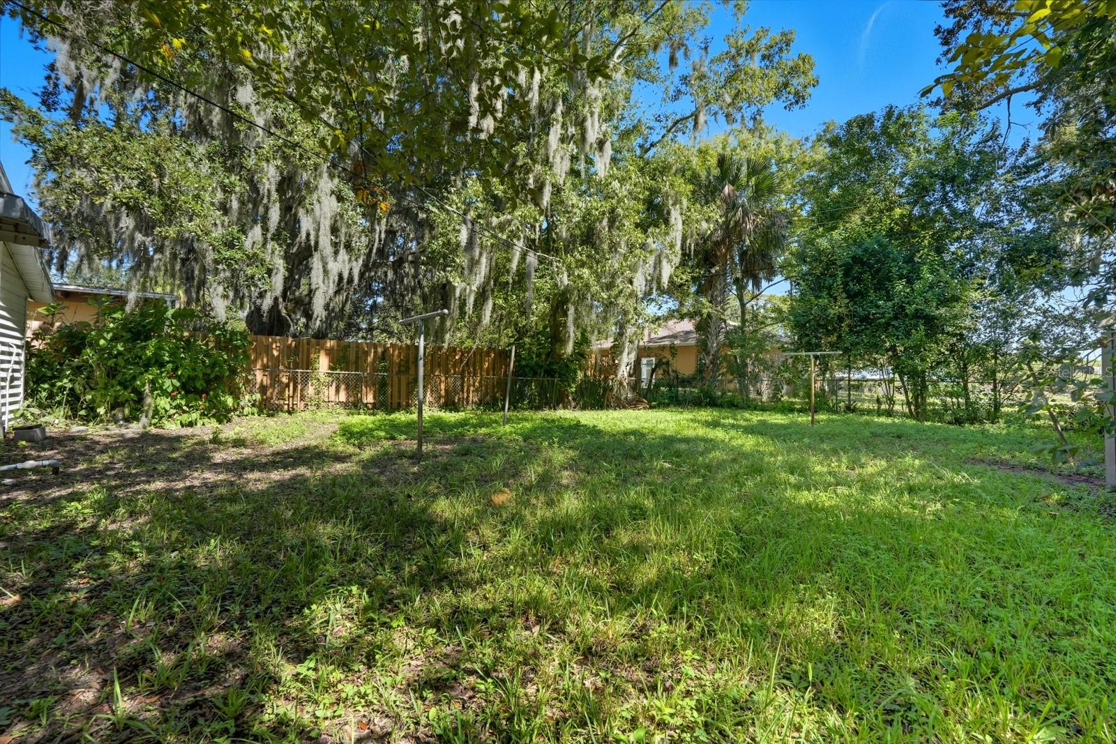 Image 23 of 30 For 437 Lockhart Street