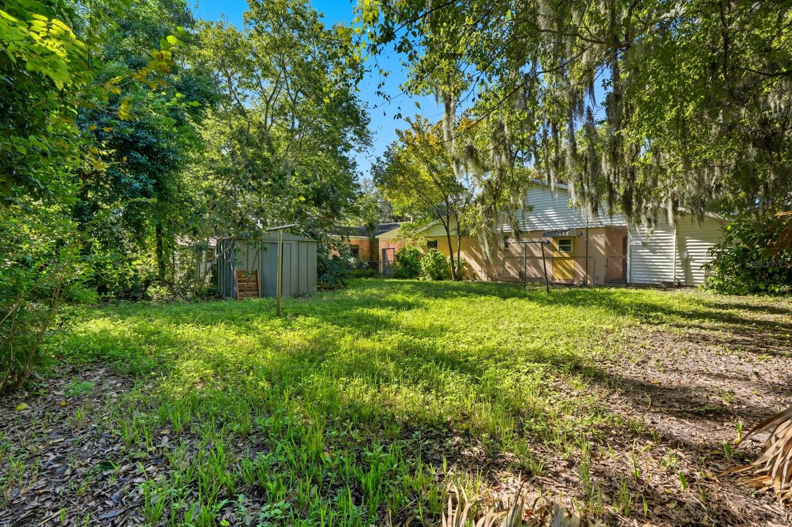 Image 25 of 30 For 437 Lockhart Street