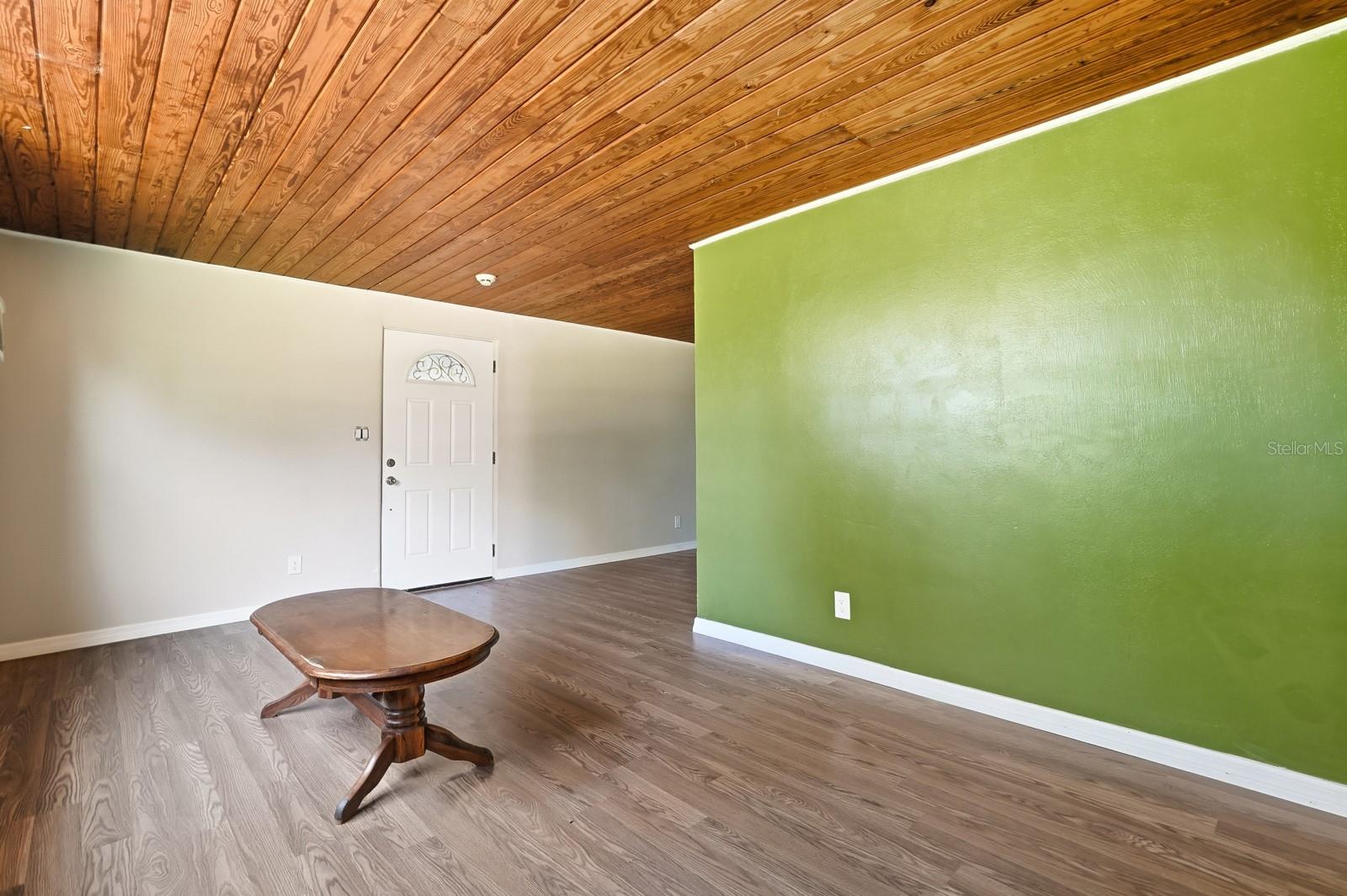 Image 9 of 30 For 437 Lockhart Street