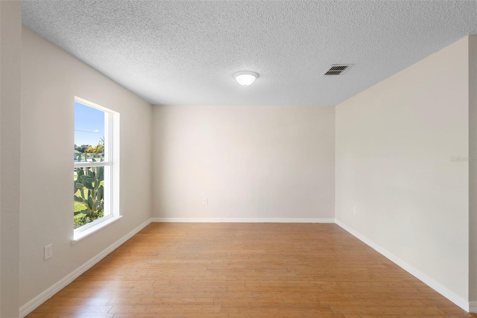 Image 12 of 71 For 1101 Cambourne Drive