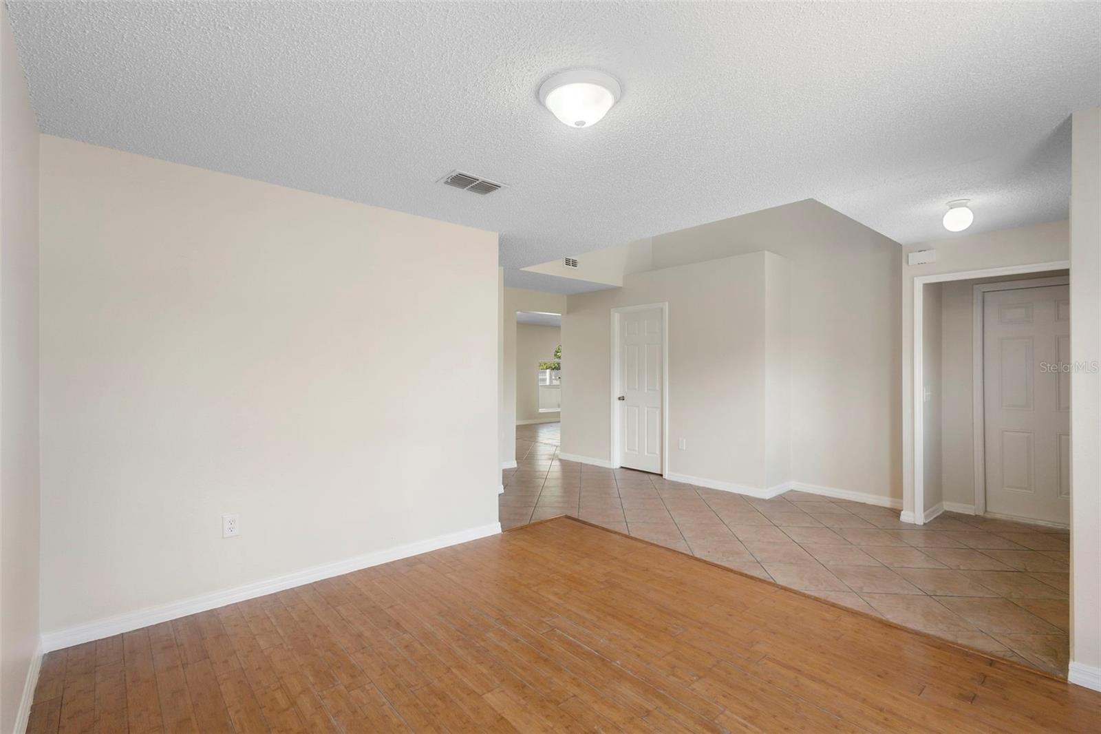 Image 14 of 71 For 1101 Cambourne Drive