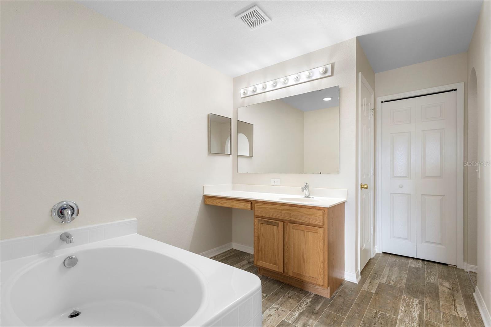 Image 23 of 71 For 1101 Cambourne Drive