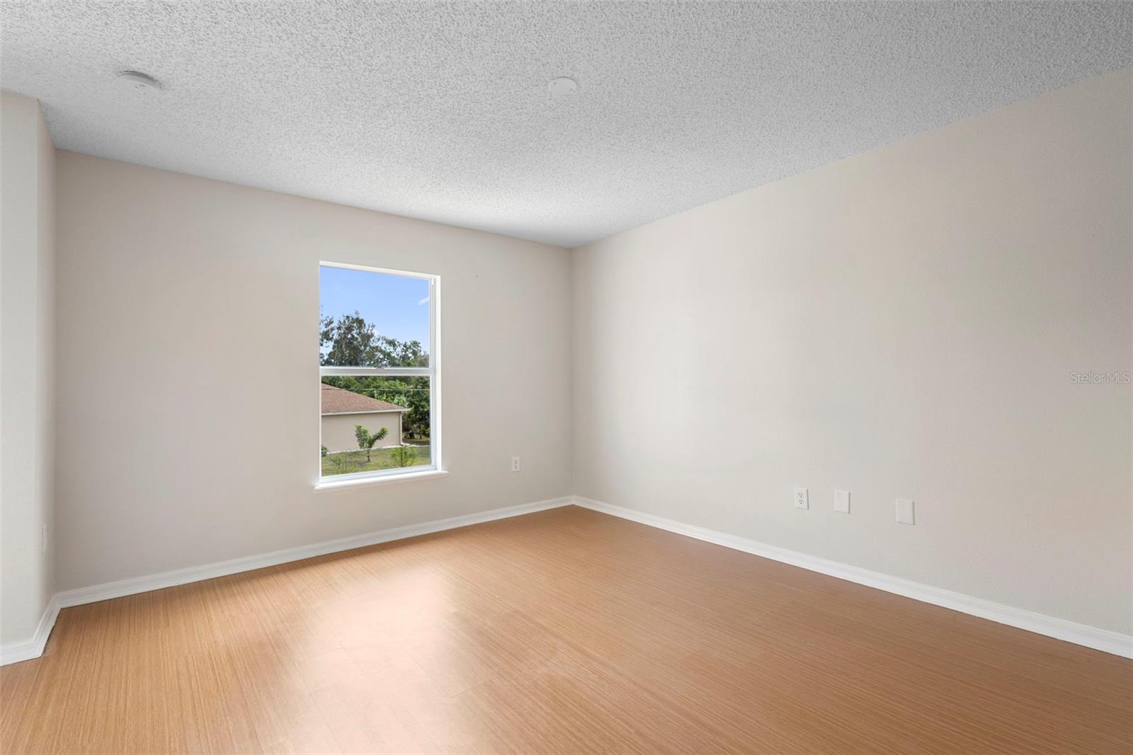 Image 41 of 71 For 1101 Cambourne Drive