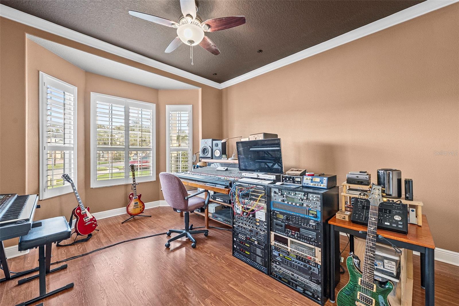 Image 18 of 97 For 1015 Parasol Place