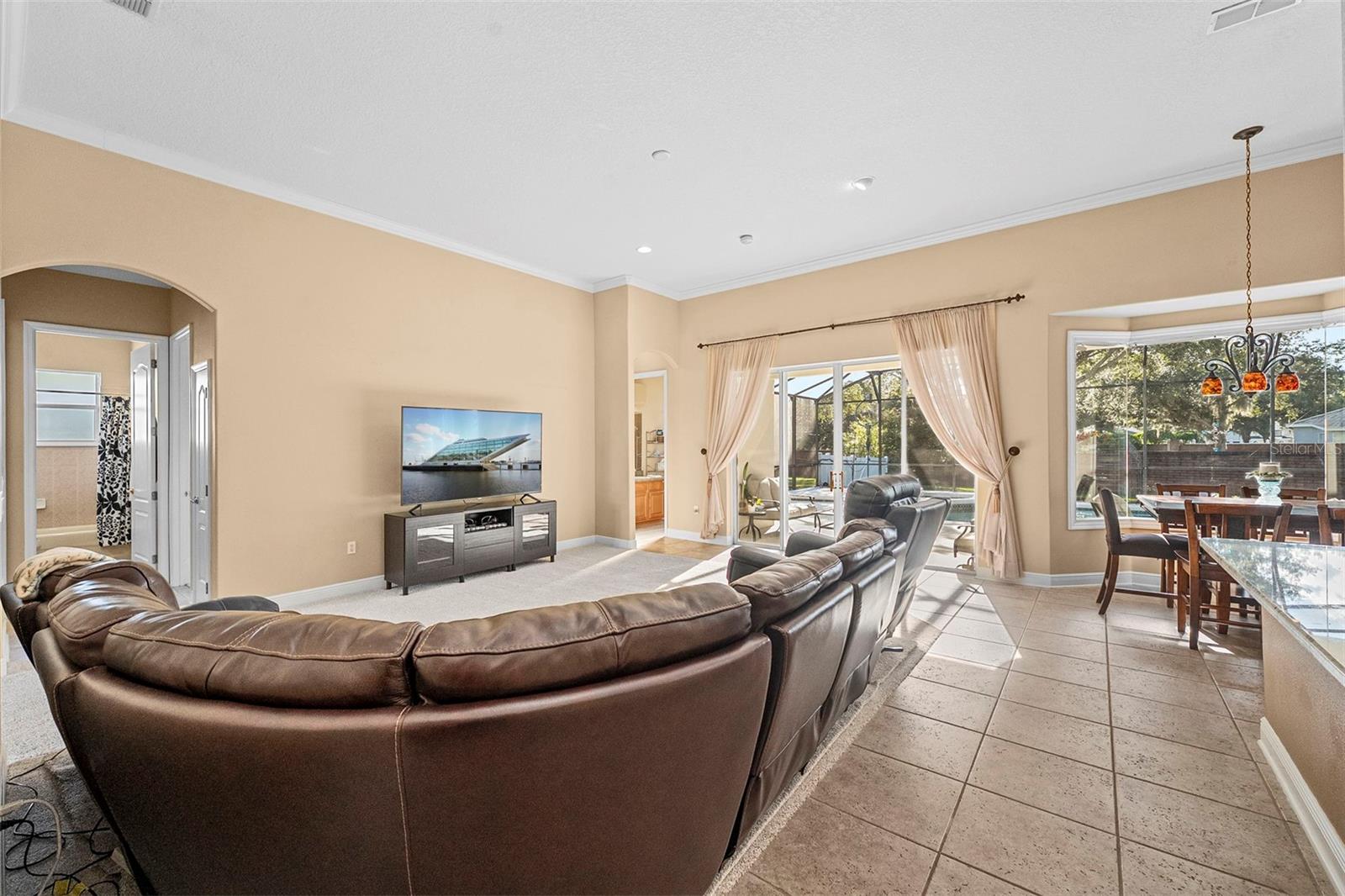 Image 21 of 97 For 1015 Parasol Place