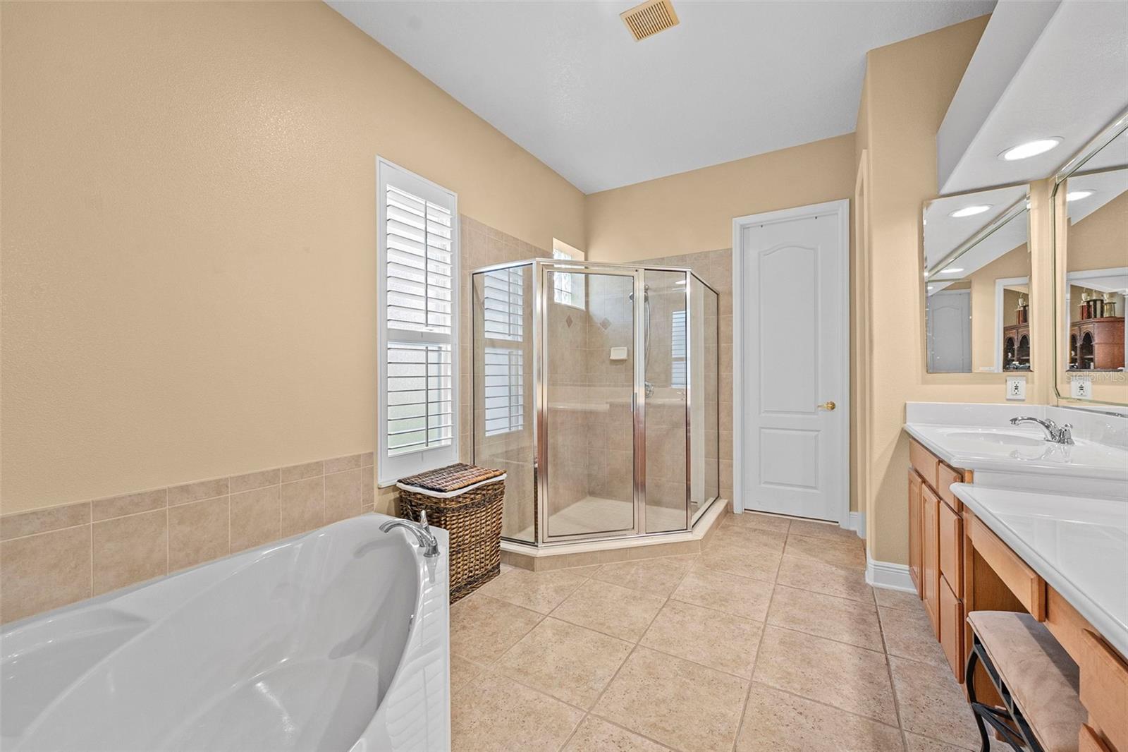 Image 38 of 97 For 1015 Parasol Place