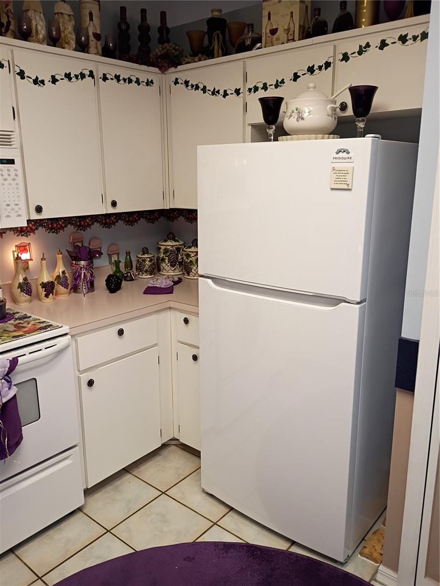 Image 11 of 40 For 564 Central Avenue