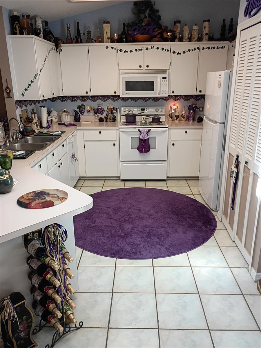 Image 6 of 40 For 564 Central Avenue