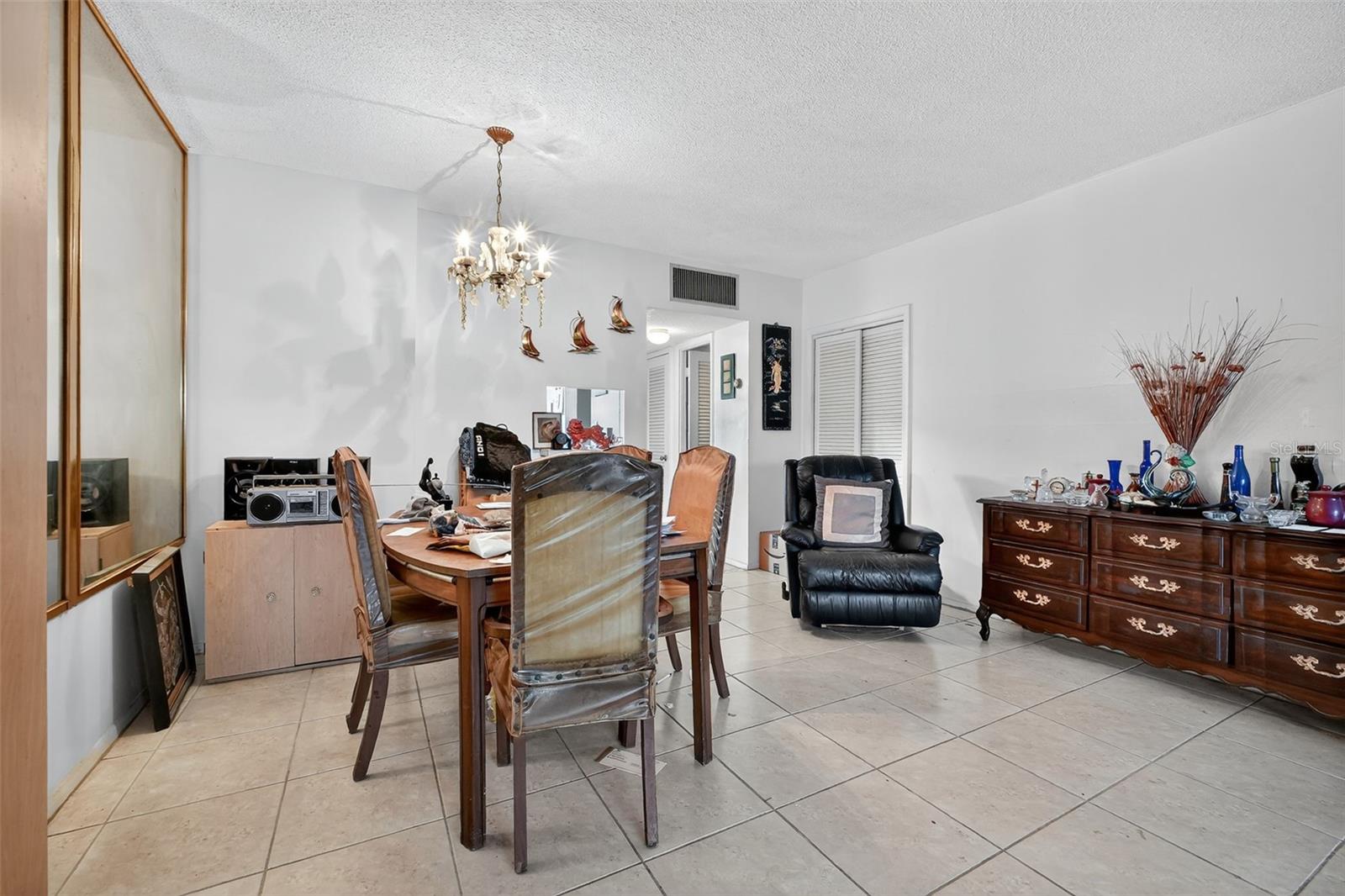 Image 14 of 36 For 715 Beach Street 115d
