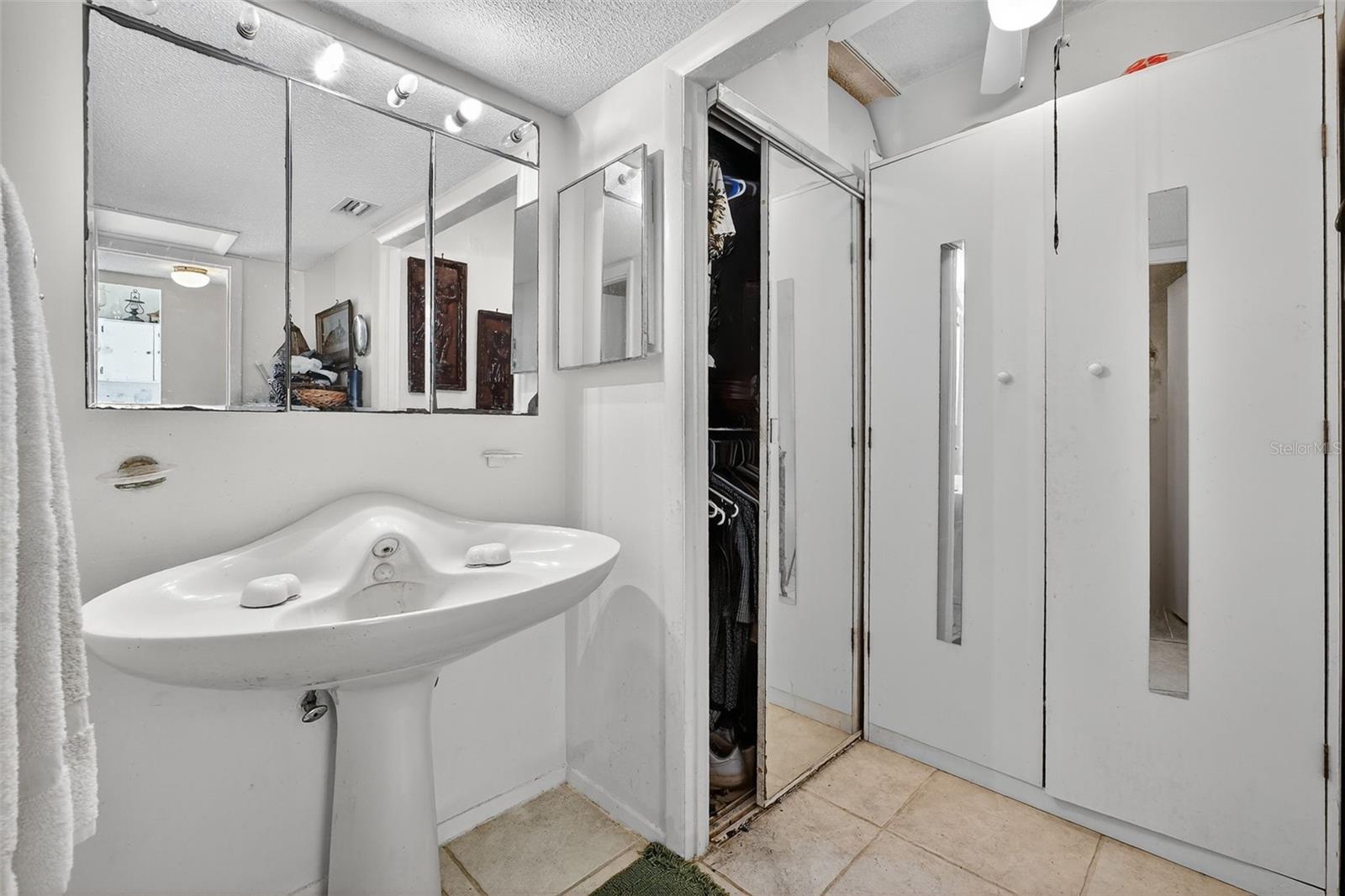 Image 18 of 36 For 715 Beach Street 115d