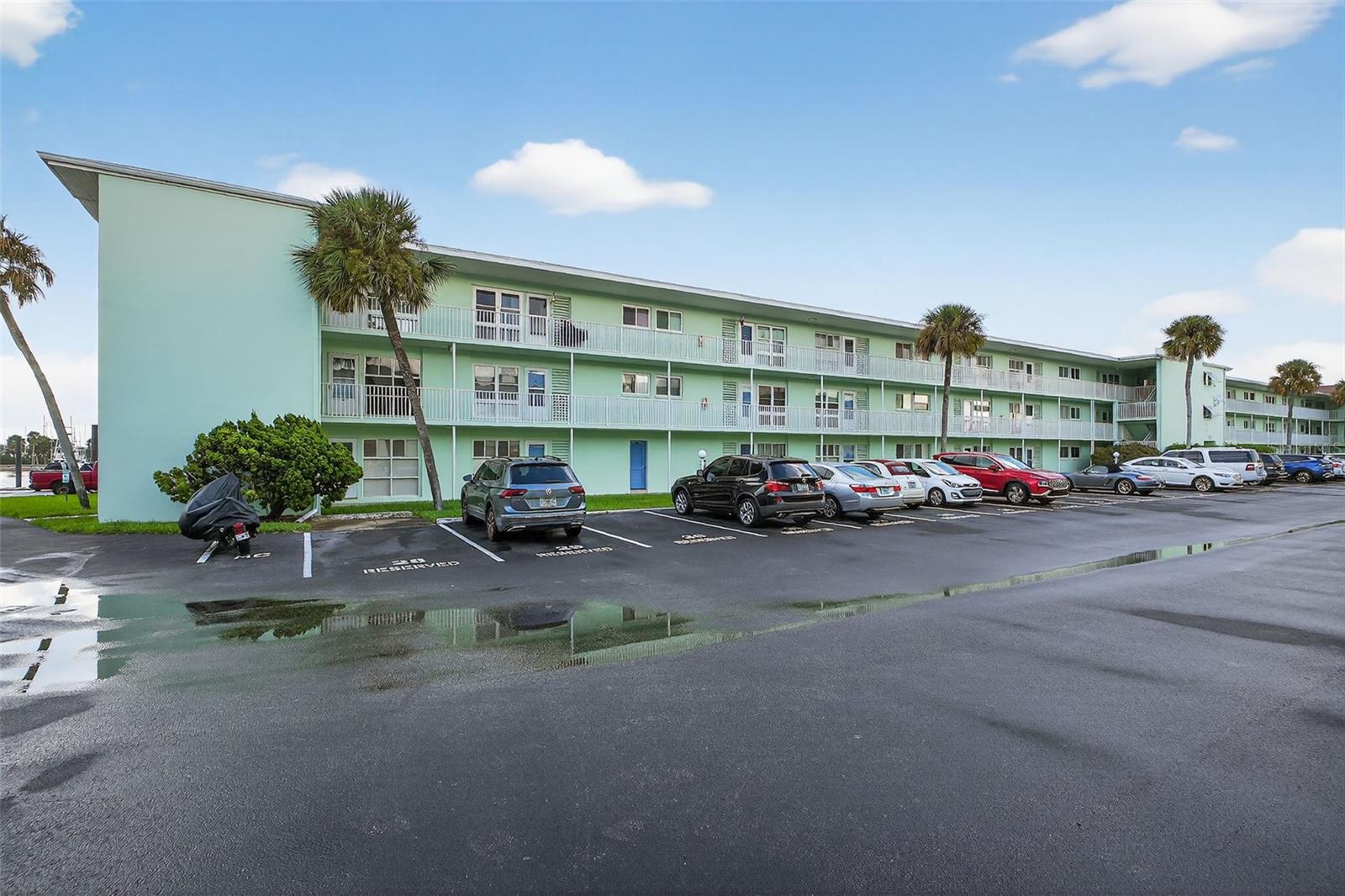 Image 2 of 36 For 715 Beach Street 115d