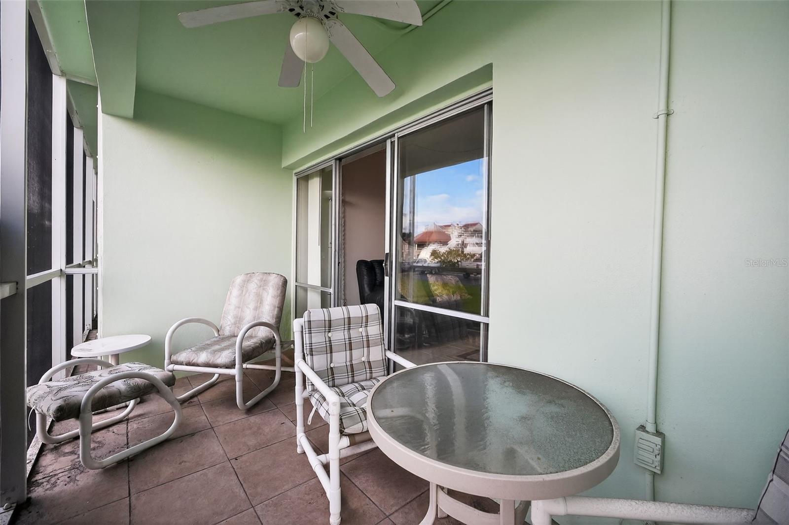 Image 21 of 36 For 715 Beach Street 115d