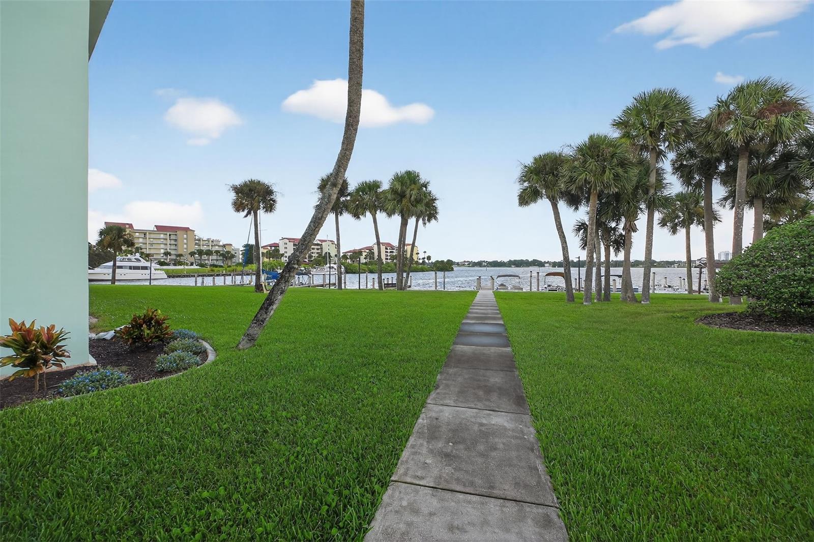 Image 27 of 36 For 715 Beach Street 115d