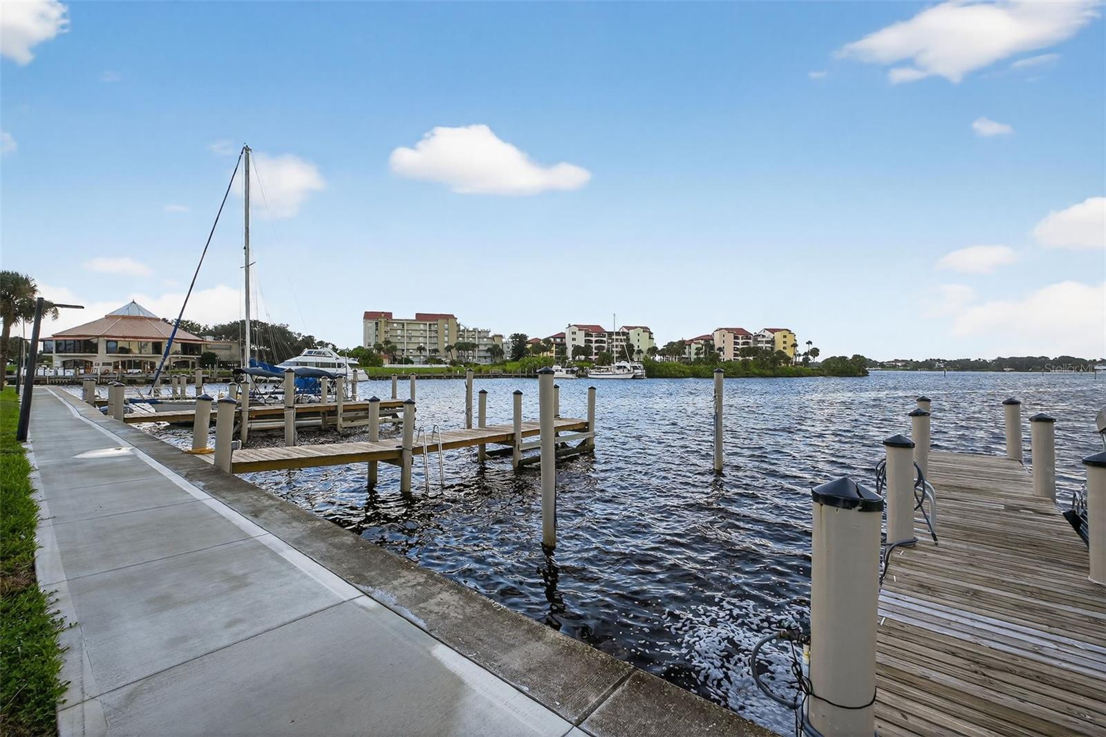 Image 28 of 36 For 715 Beach Street 115d