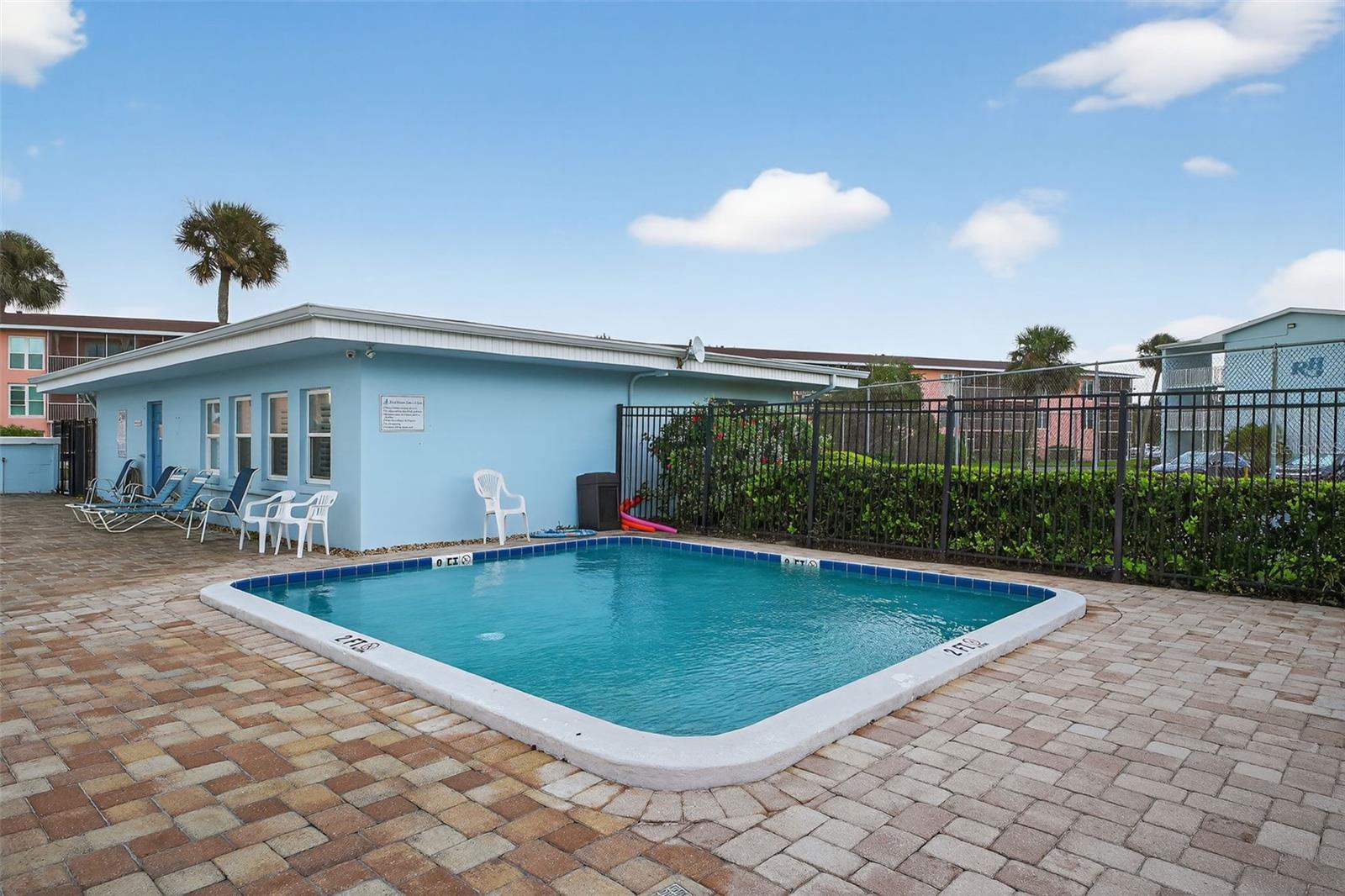 Image 3 of 36 For 715 Beach Street 115d