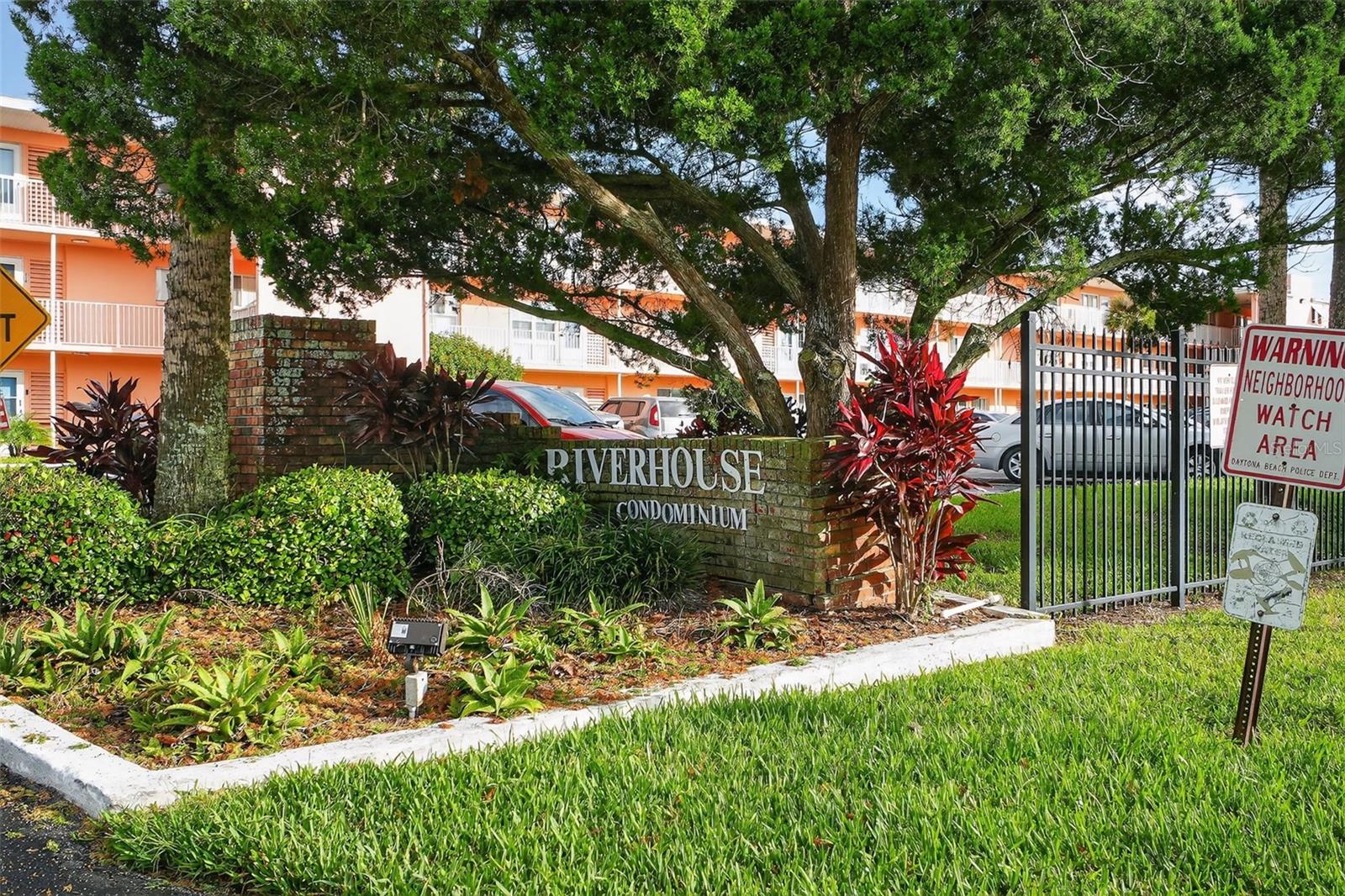 Image 31 of 36 For 715 Beach Street 115d