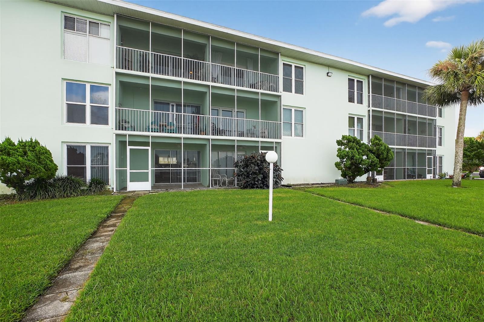 Image 5 of 36 For 715 Beach Street 115d