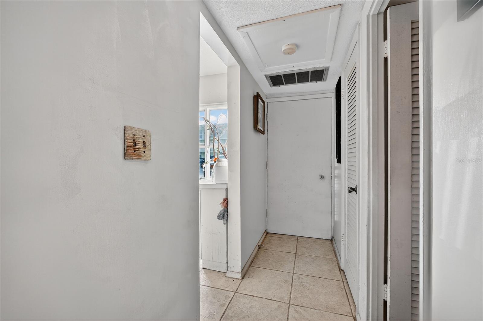 Image 8 of 36 For 715 Beach Street 115d
