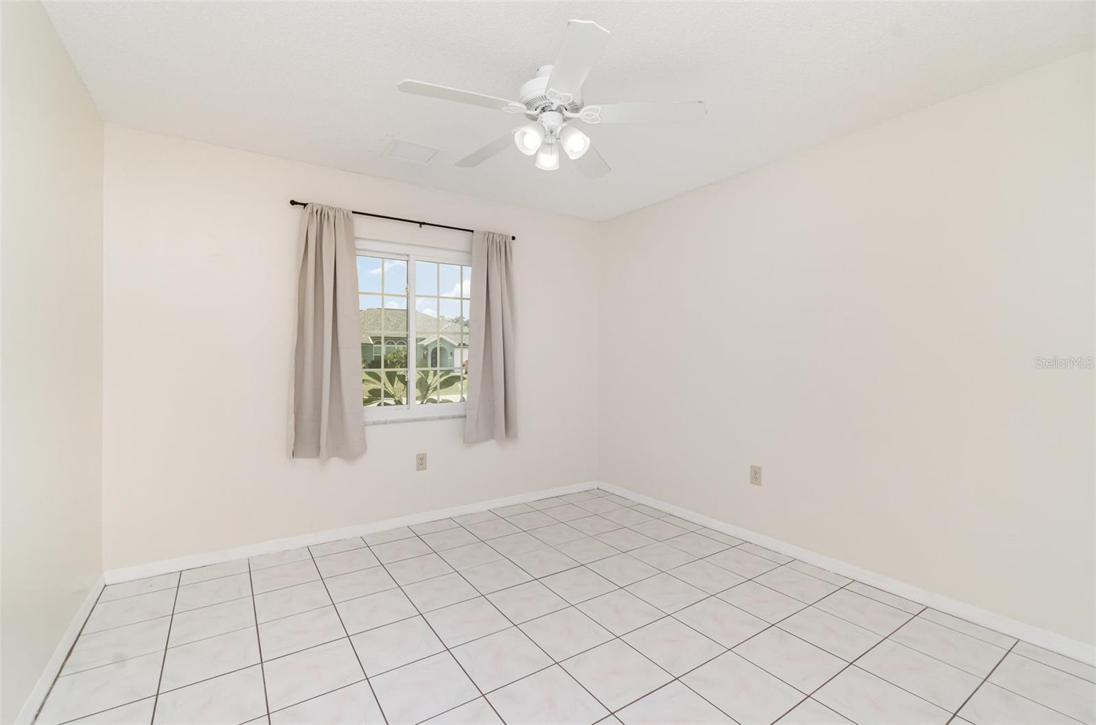 Image 20 of 42 For 1130 Strasburg Drive